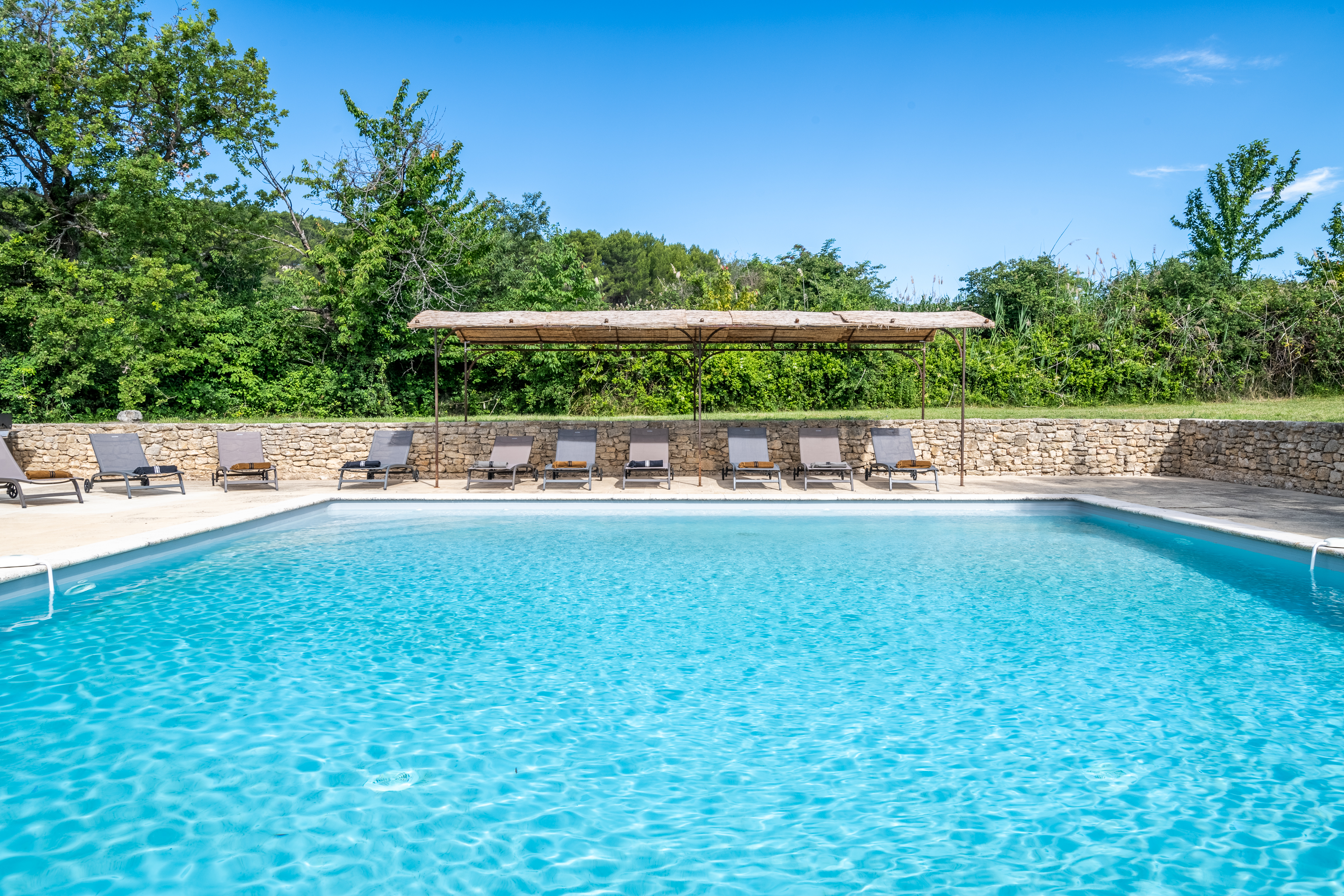 Villa Safran Saint-Saturnin Vaucluse: Luxury 8-Bedroom Villa with Pool and Spa, Vaucluse, Provence