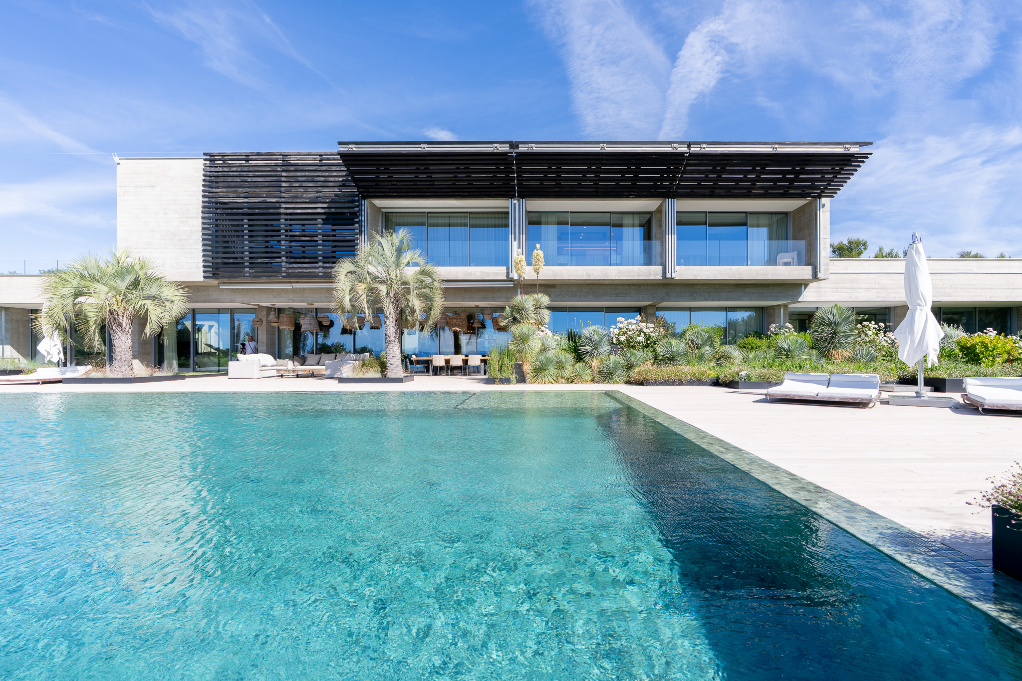 Villa Safran Sainte-Victoire Aix-en-Provence: Luxury 7-Bedroom Villa with Infinity Pool and Wellness Area, Aix-en-Provence