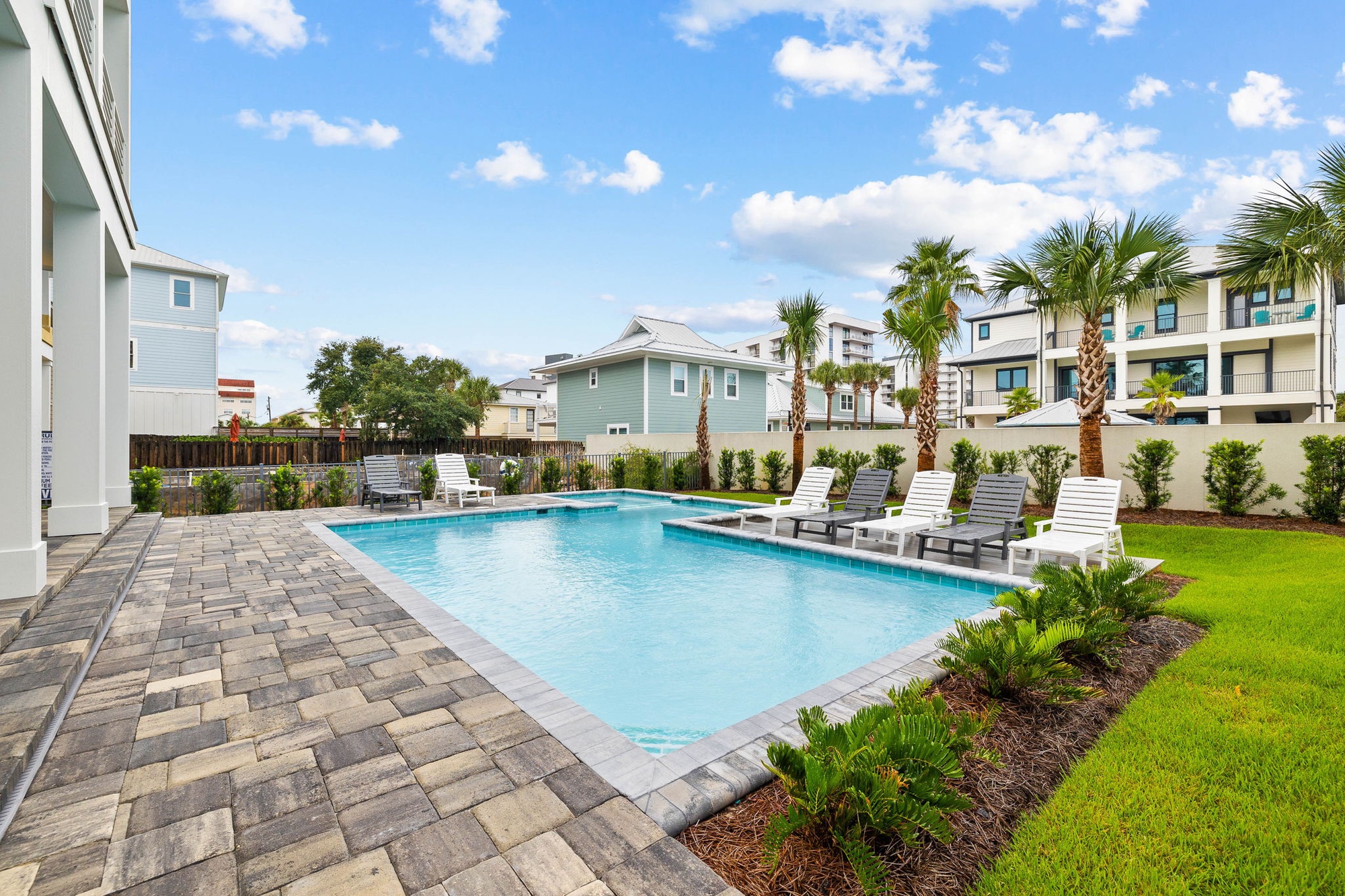 Villa Safran Sandestin Walton: Luxury 7-Bedroom Villa with Private Pool and Sea Views, Walton County