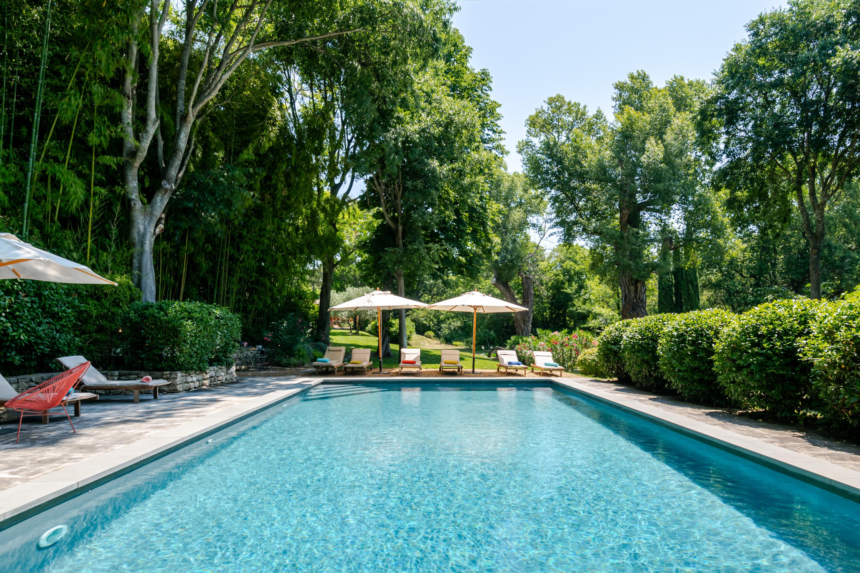 Villa Ivoire Avignon Provence: Luxury 4-Bedroom Villa with Heated Pool and Countryside Views, Vaucluse