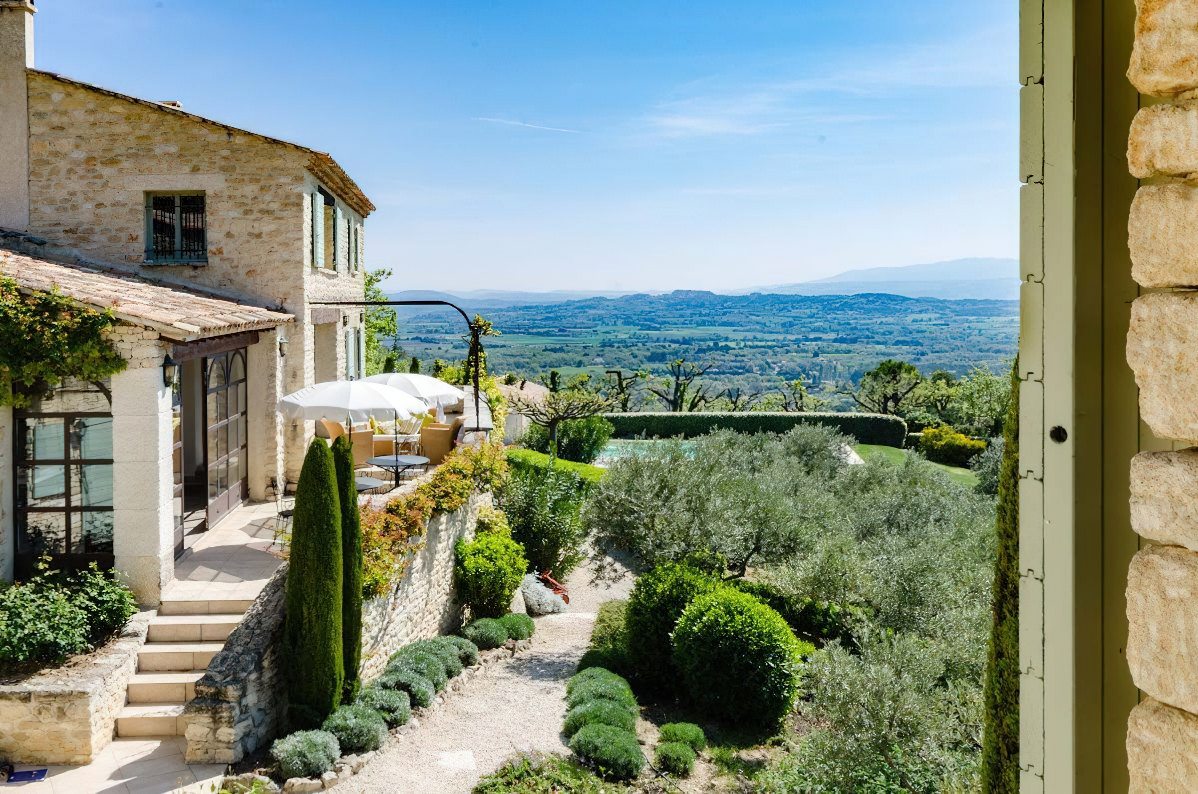 Villa Safran Sénanque Vaucluse 1417931: Luxury 10-Bedroom Villa with Private Pool and Parking in Vaucluse, France