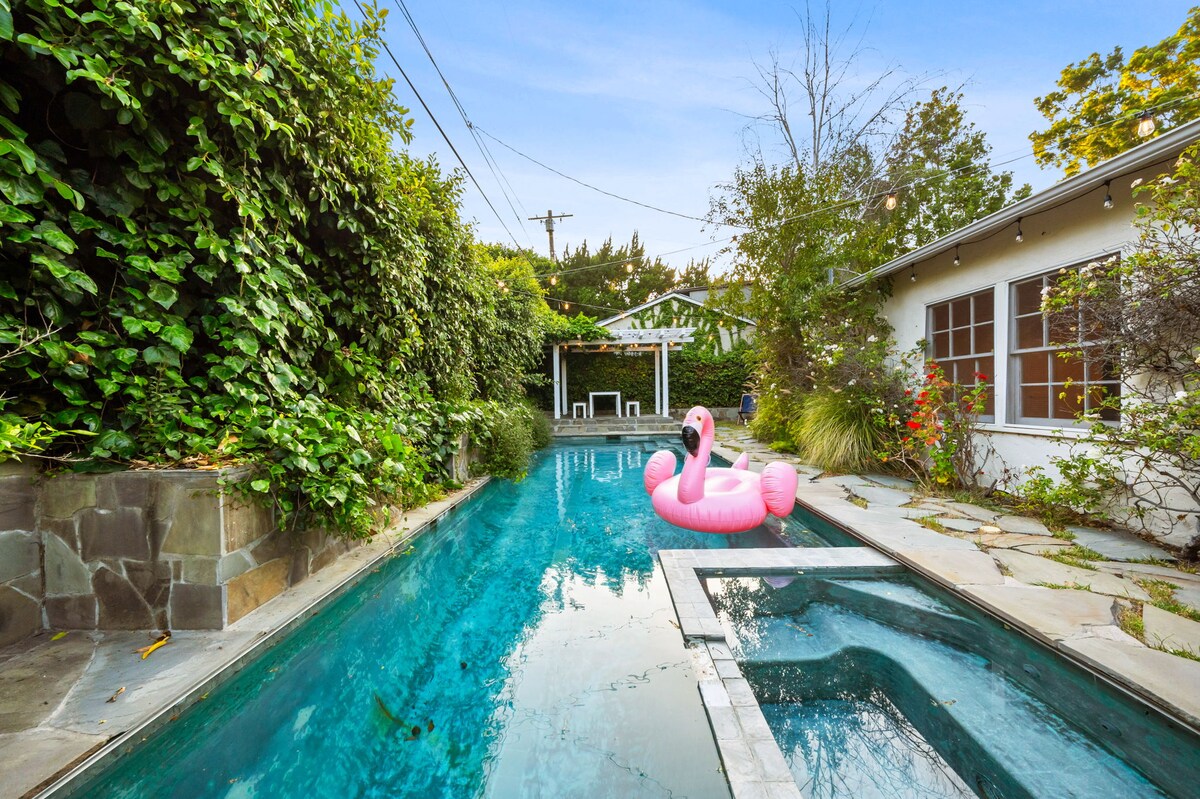 Villa Safran Sepulveda Sherman Oaks: Luxury 5-Bedroom Apartment with Pool and Spa, Sherman Oaks
