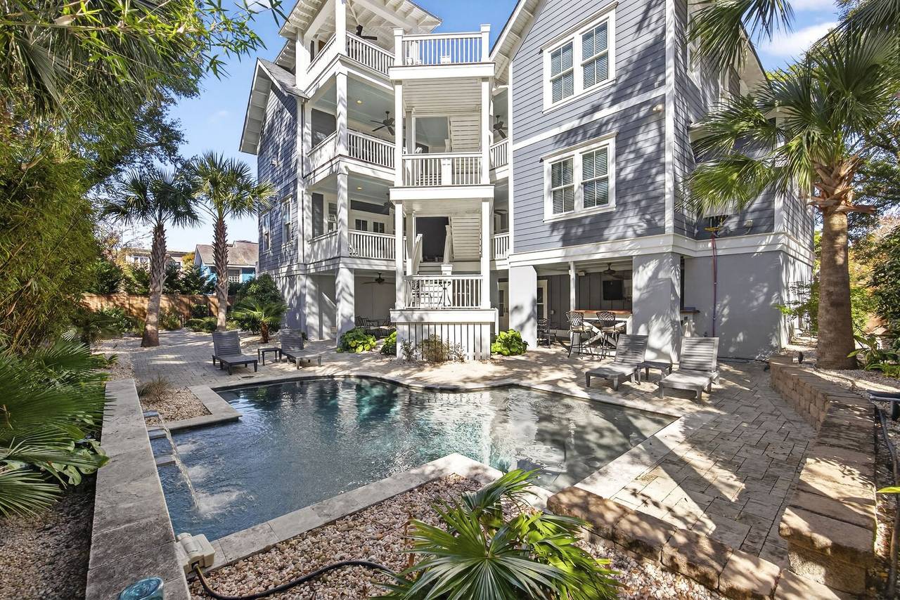 Villa Safran Sullivan Charleston: Luxury 6-Bedroom Villa with Private Pool and Seaview, Charleston