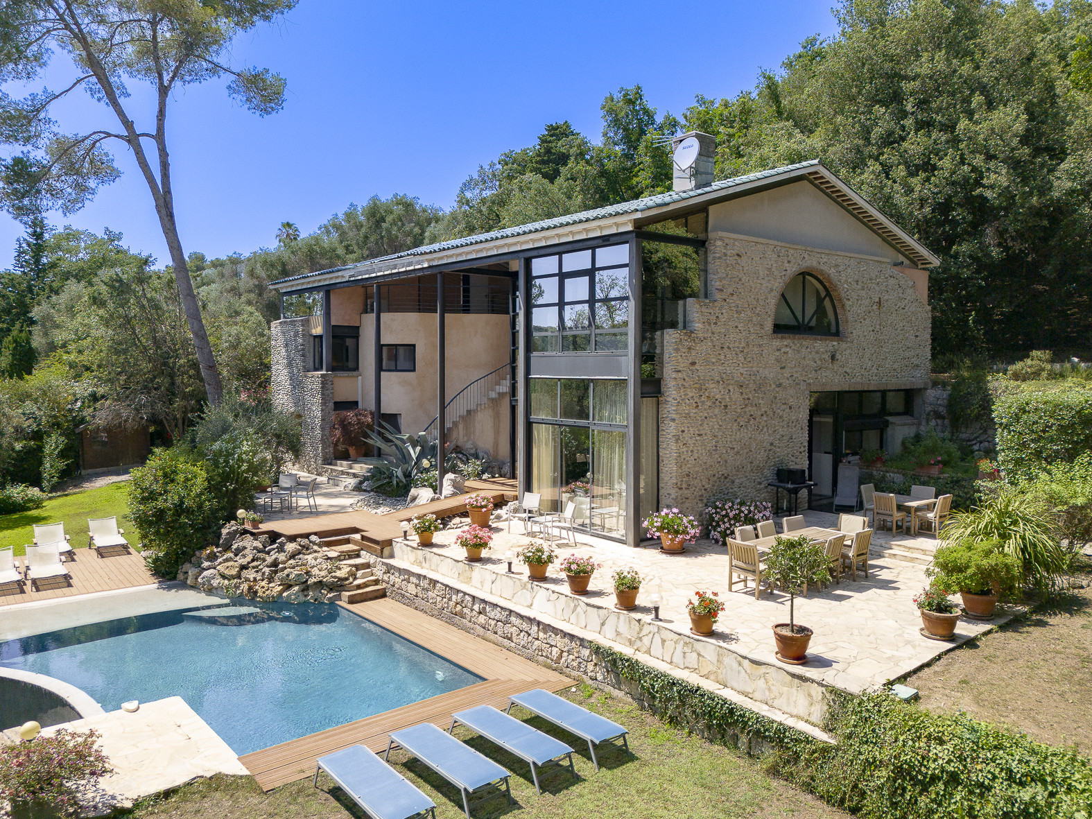 Villa Safran Super Cannes 1450948: Luxury 4-Bedroom Villa with Private Pool and Air Conditioning, Cannes