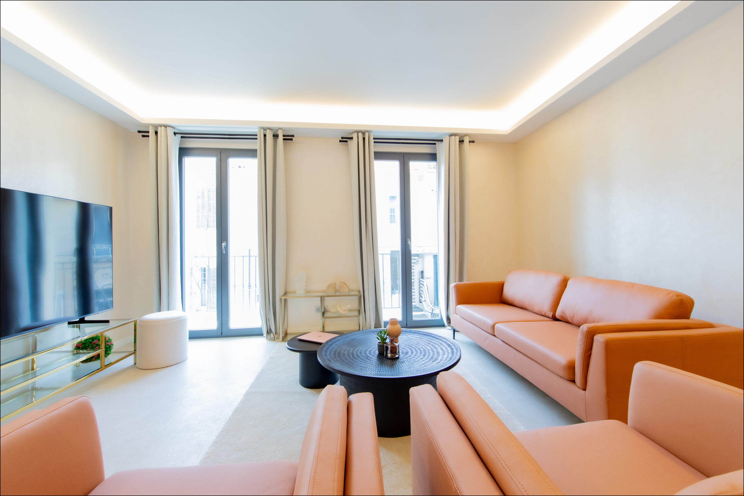Villa Safran Suquet Cannes: Luxury 3-Bedroom Apartment with Sea Views and Private Parking, Cannes