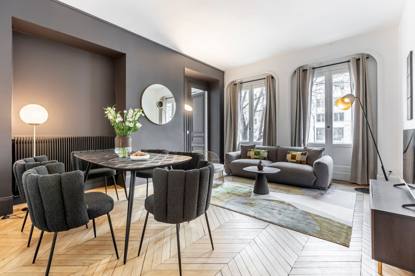 Villa Loggia Place de la Madeleine Arc de Triomphe – Champs-Élysées: Luxury 4-Bedroom Apartment with Spa and Private Parking, Arc de Triomphe – Champs-Élysées, Paris