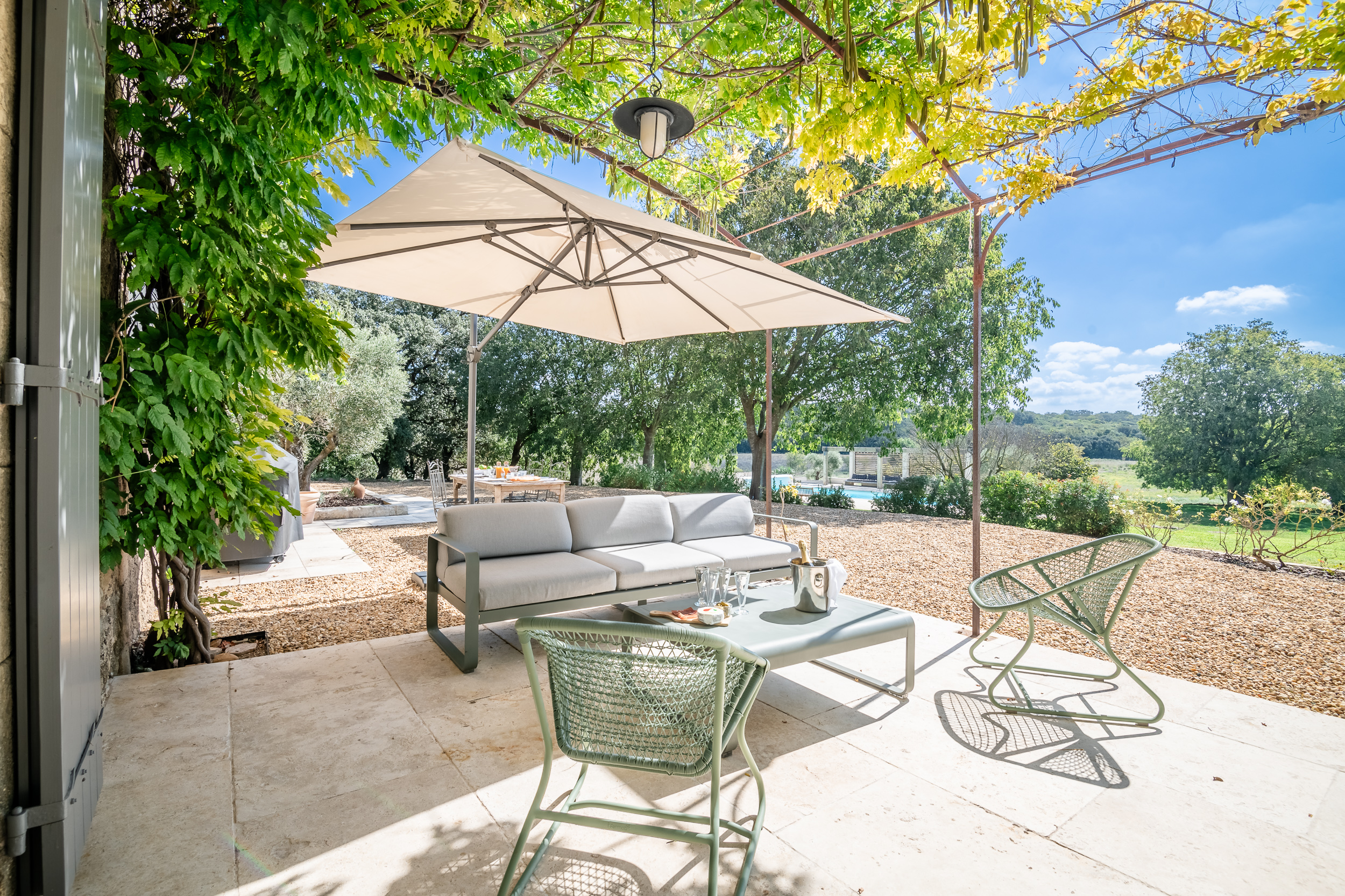 Villa Safran Val d’Enfer Arles: Luxury 6-Bedroom Villa with Private Pool and Air-Con, Saint-Rémy-de-Provence