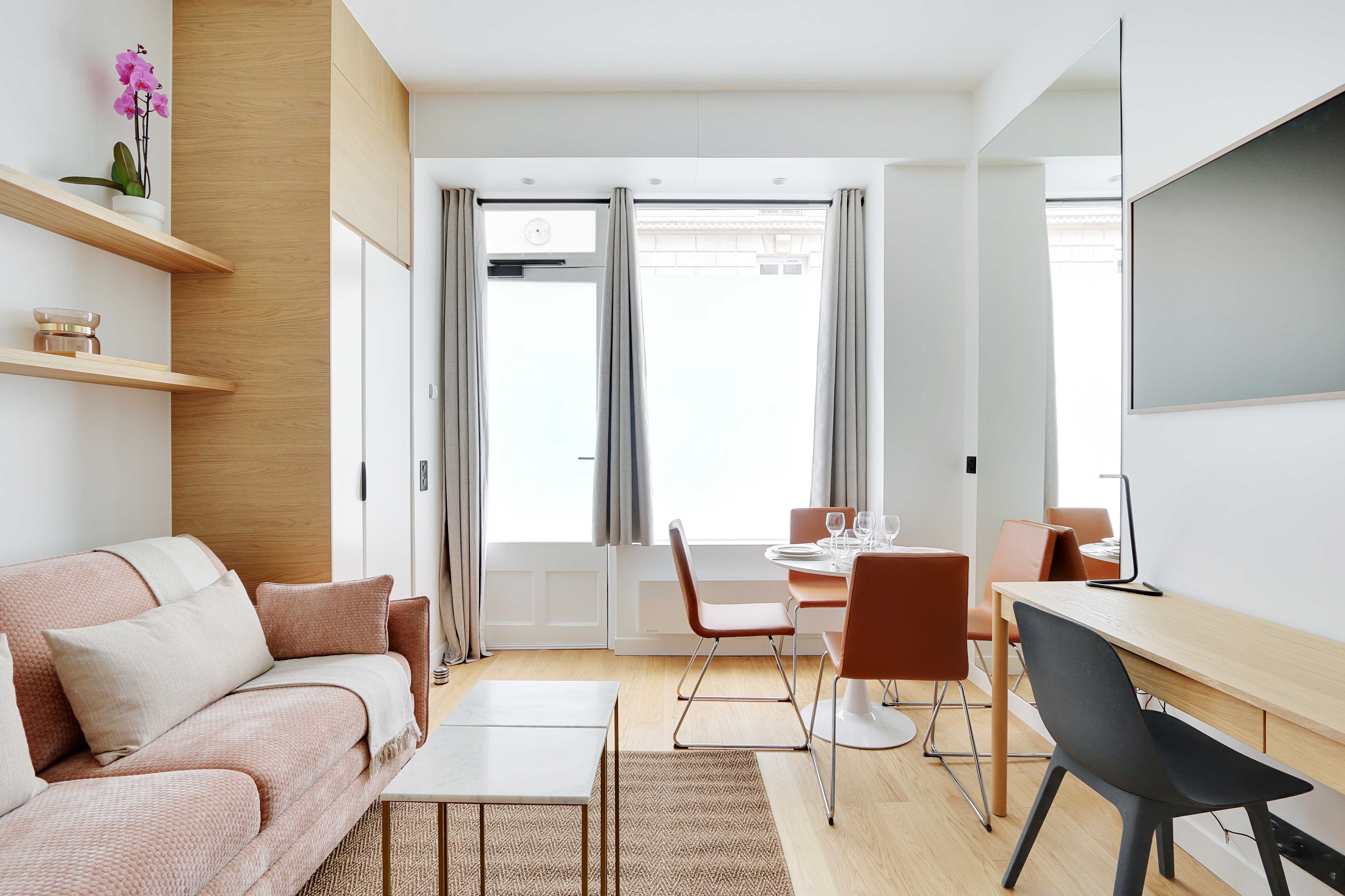 Villa Safran Vaneau Paris: Luxury 1-Bedroom Apartment with Spa and Private Parking, Saint Germain des Prés
