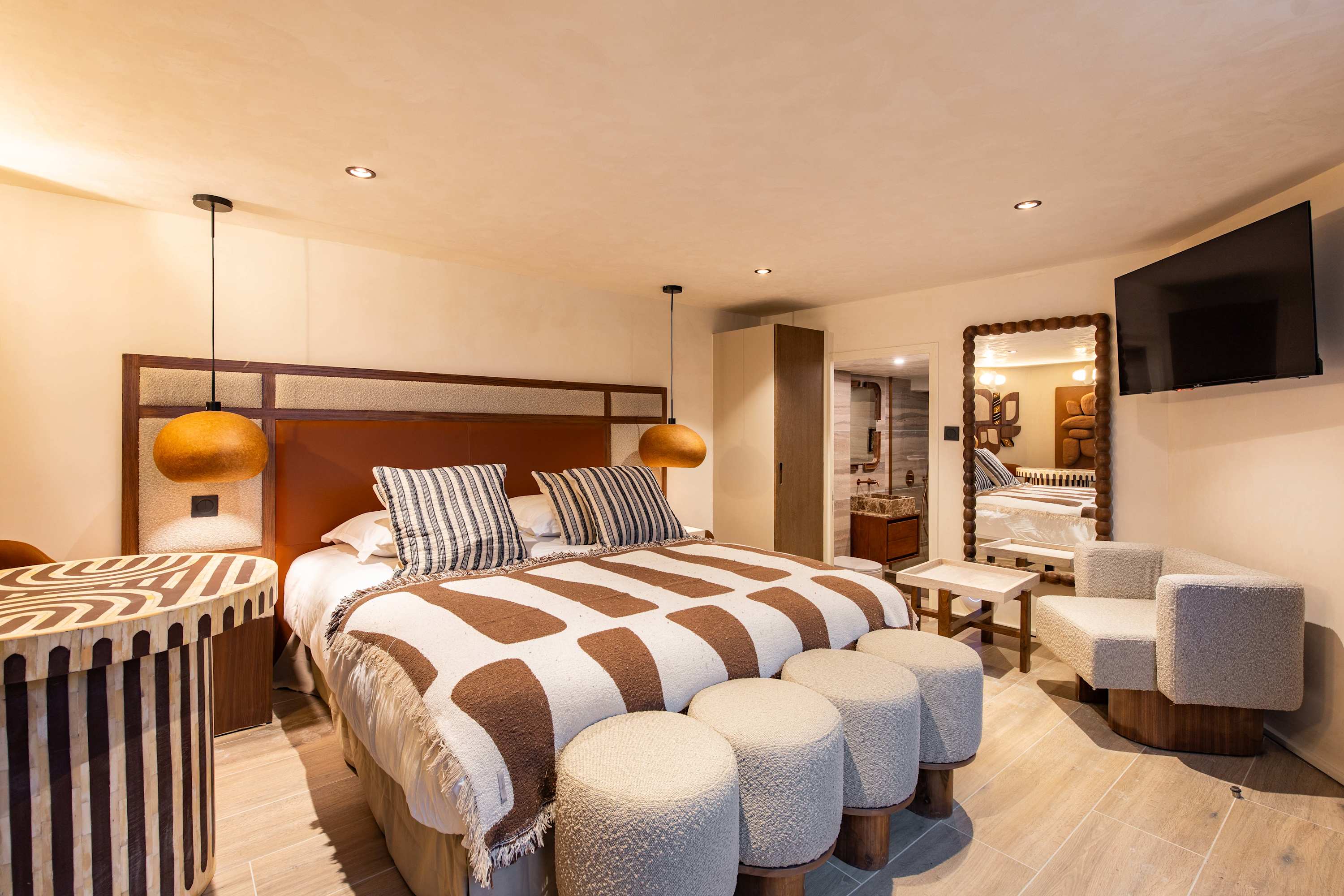 Villa Safran Vavin Paris: Luxury 1-Bedroom Villa with Spa and Family-Friendly Features, Montparnasse Paris