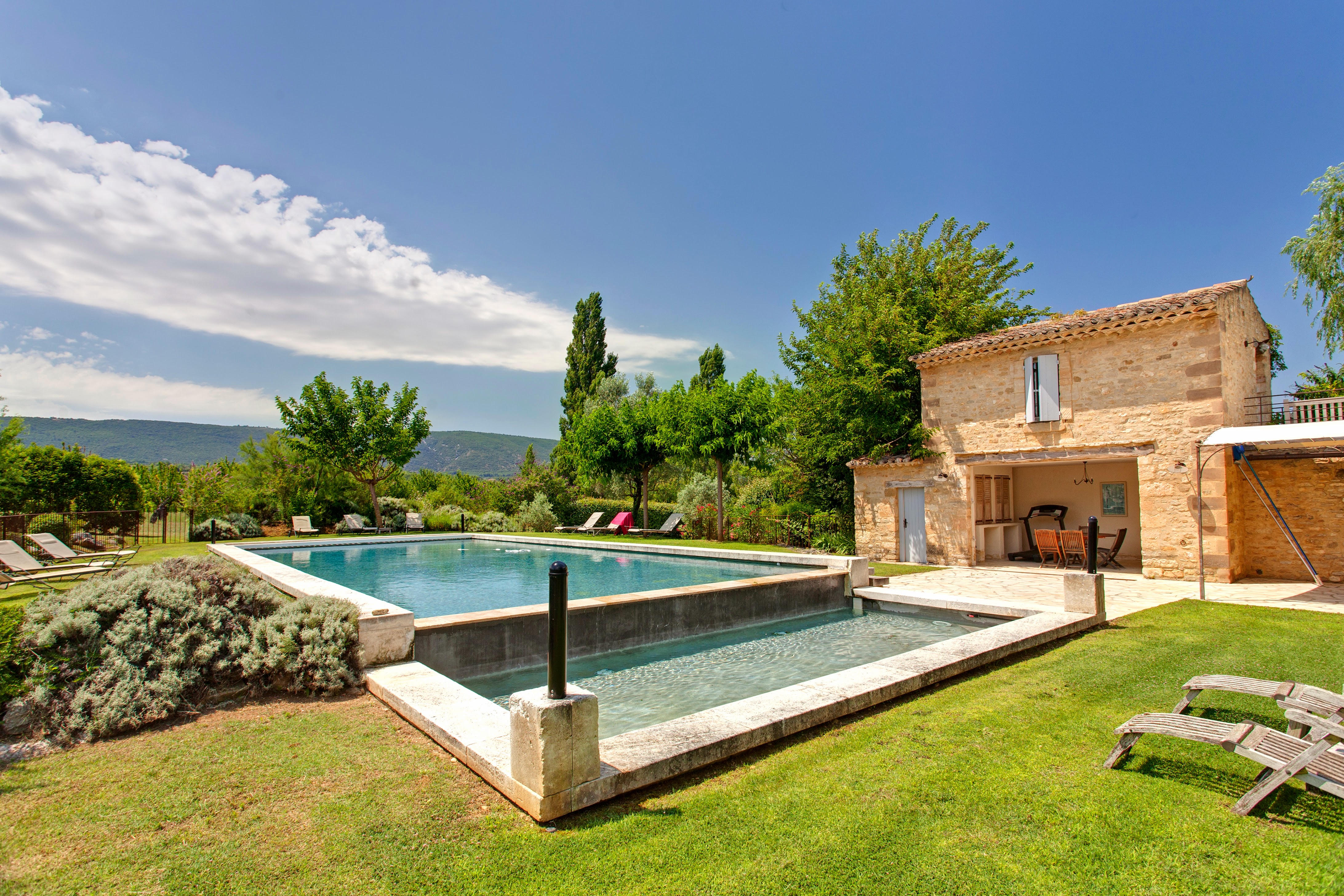 Villa Safran Venasque Vaucluse 1447083: Luxury 7-Bedroom Villa with Heated Pool and Spa, Vaucluse, Provence