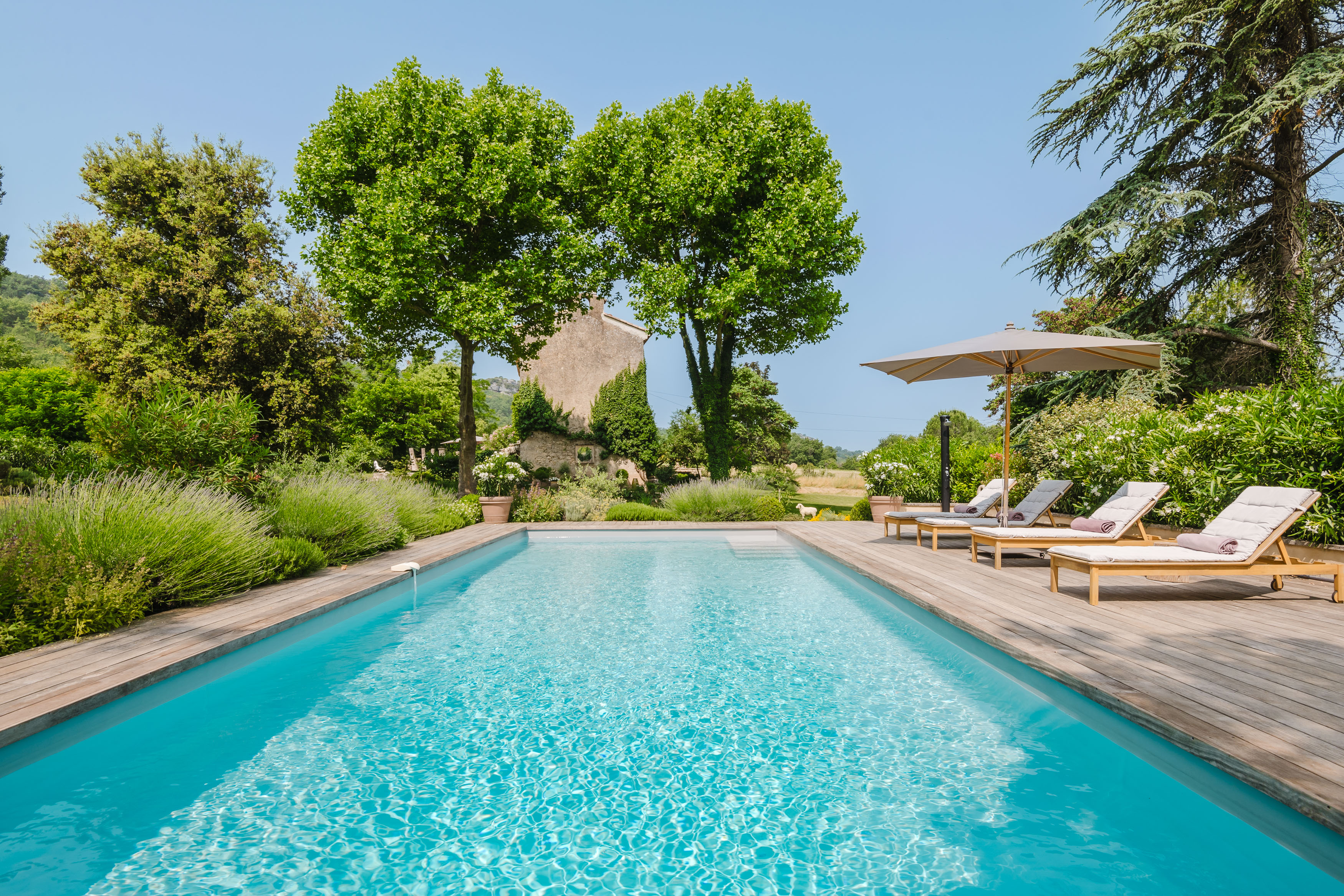 Villa Safran Venasque Vaucluse: Luxury 3-Bedroom Villa with Private Pool and Spa, Vaucluse Provence