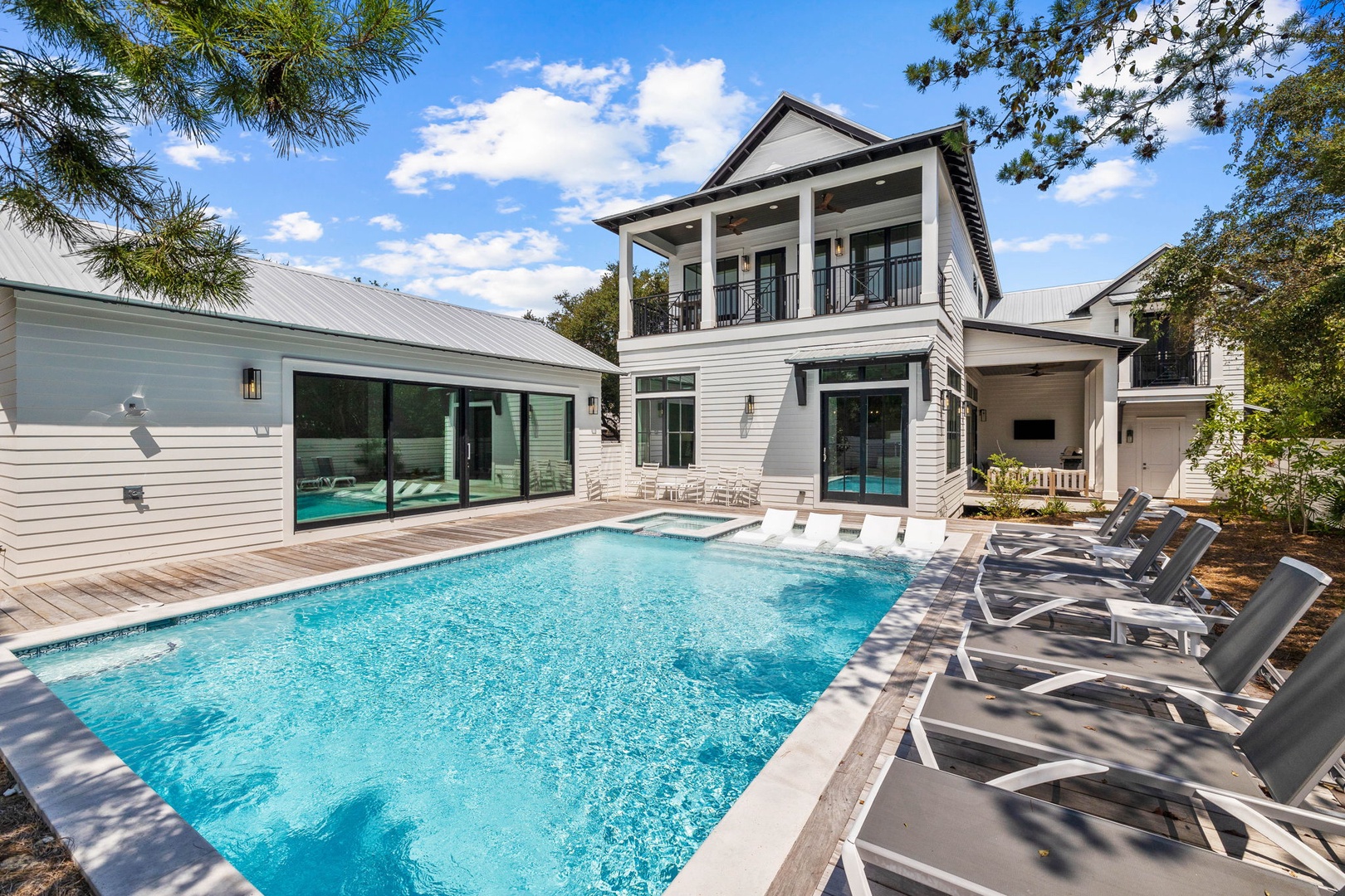 Villa Safran WaterSound Walton: Luxury 6-Bedroom Villa with Pool and Hot Tub, Walton County, Florida