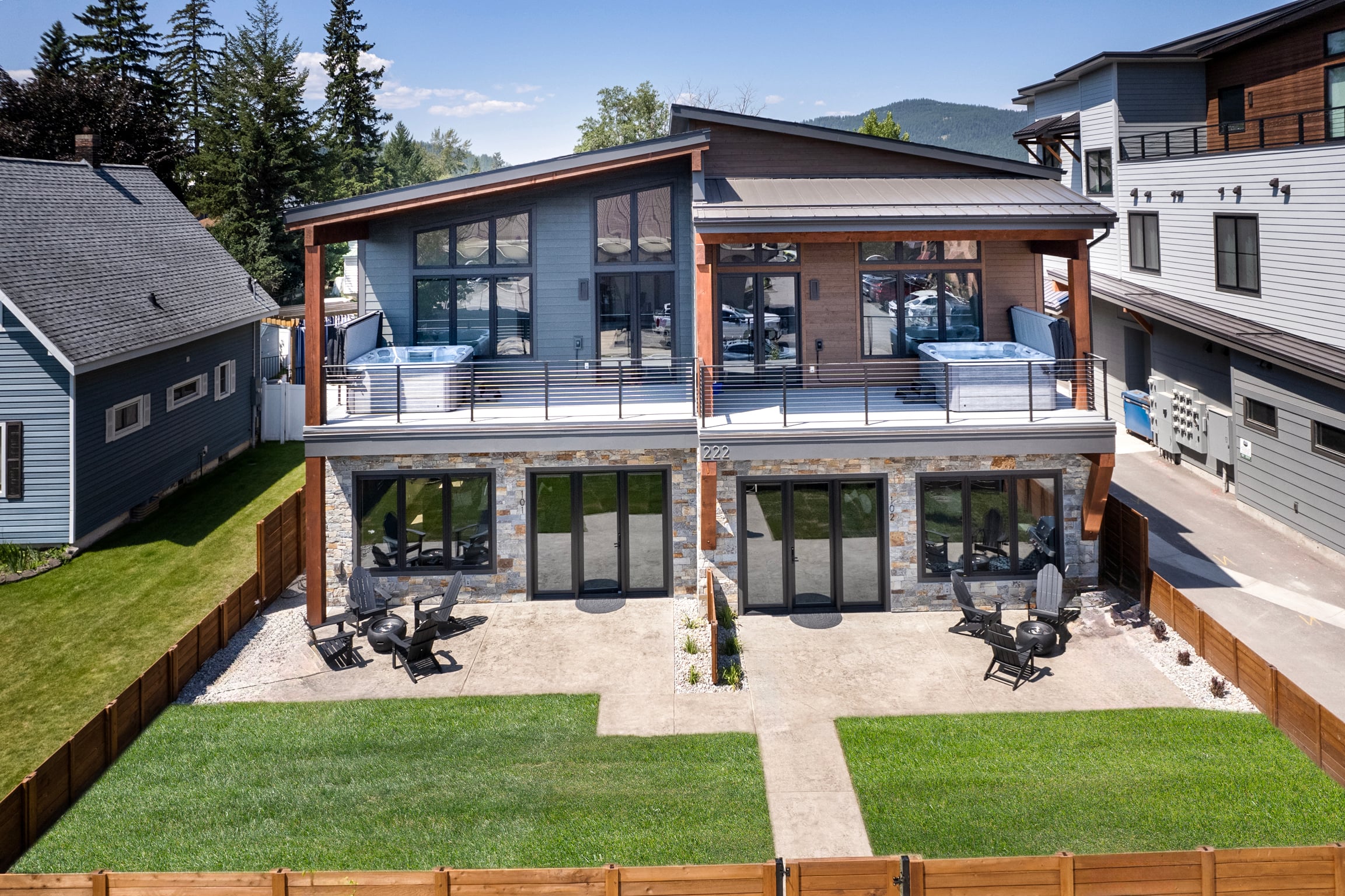 Villa Safran Whitefish Woods: Luxury 9-Bedroom Villa with Hot Tubs and Ski Access, Flathead County Montana