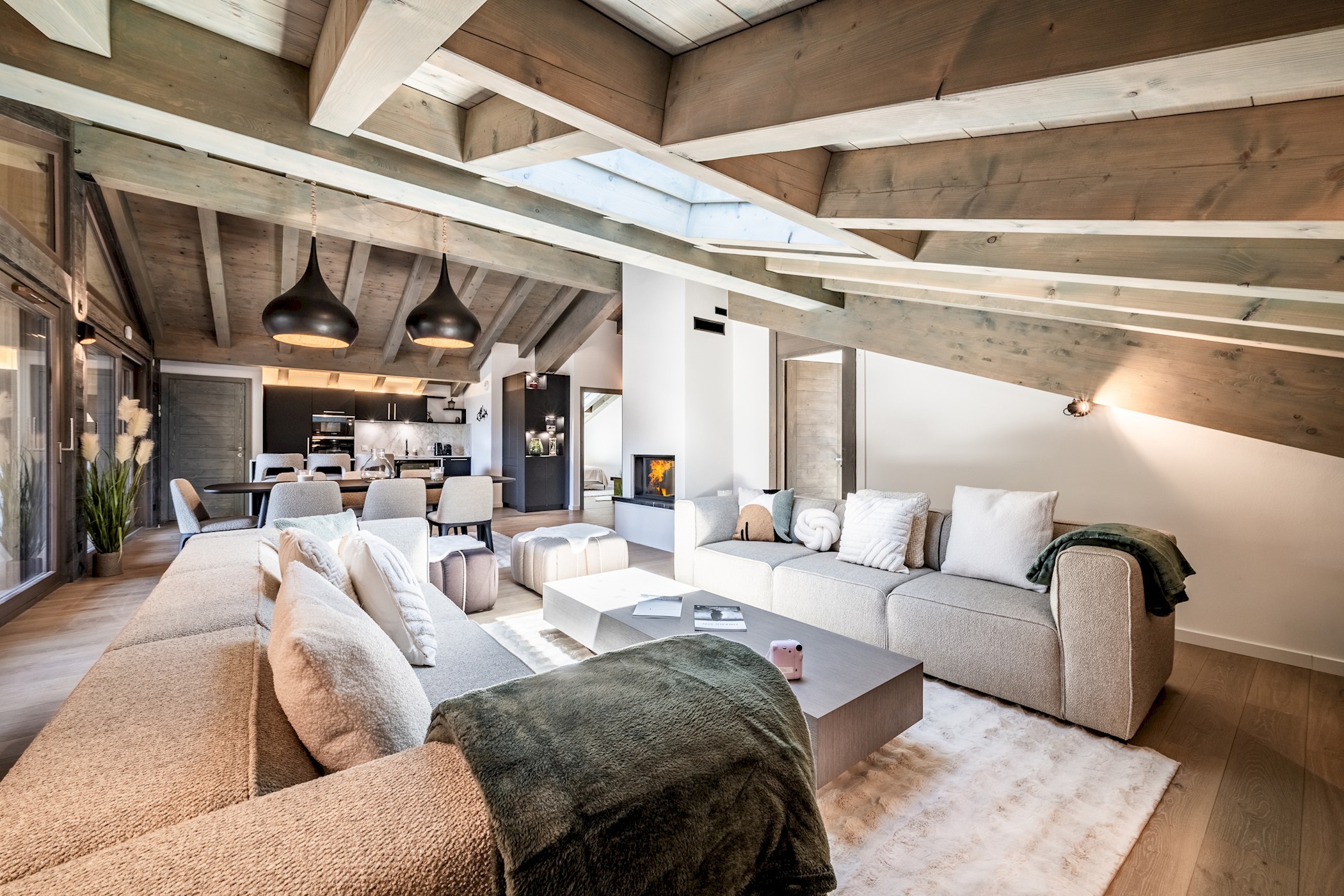 Villa Séchard Les Gets Morzine: Ski Chalet Rental Morzine with Hot Tub, Mountain Views and Family-Friendly Comfort, 4 Bedrooms