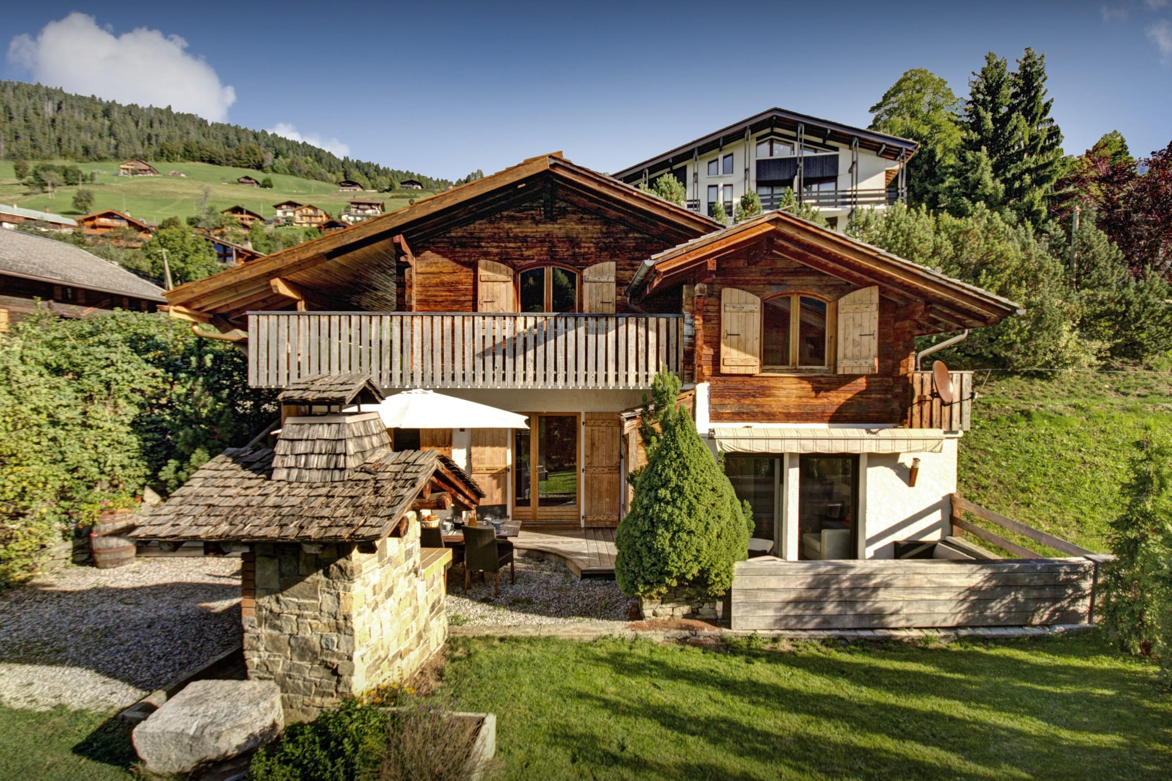 Villa Séchard Manigod Upper Savoy: Charming 2-Bedroom Ski Chalet with Spa and Private Parking, Upper Savoy