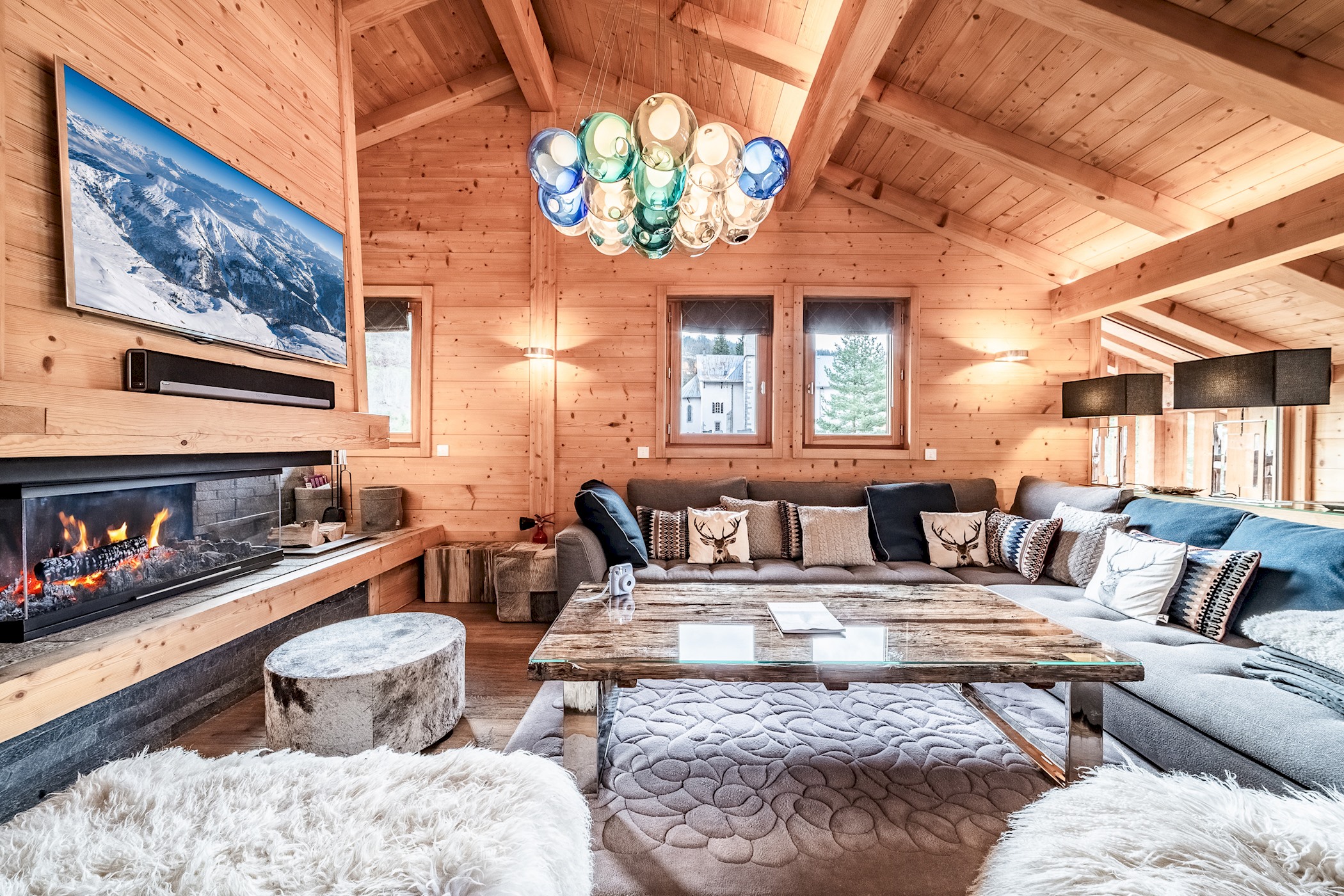 Villa Séchard Mont-Chéry Gets: Ski Chalet Rental with Mountain Views and Fireplace, 4 Bedrooms in Les Gets