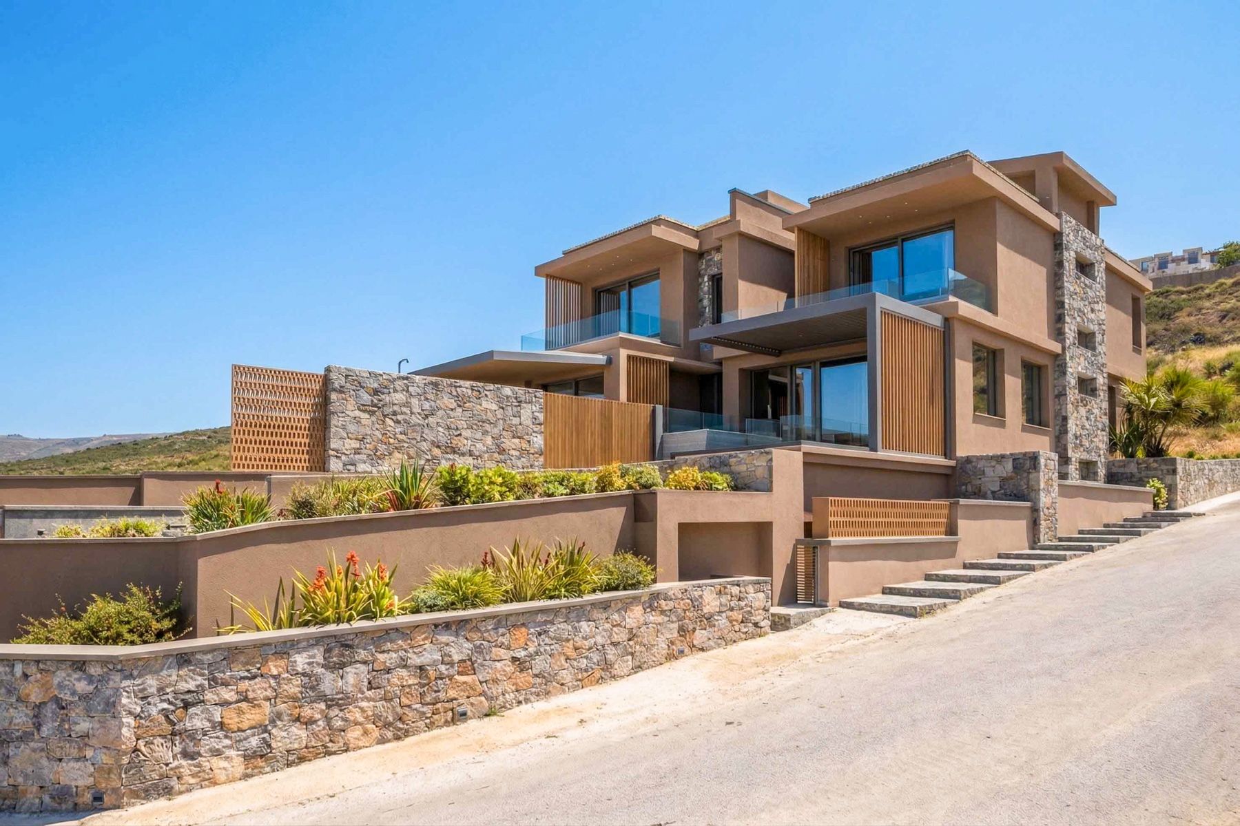 Villa Seléni Frangokástello Crete: 6-Bedroom Beachfront Villa with Heated Pool and Sea Views in