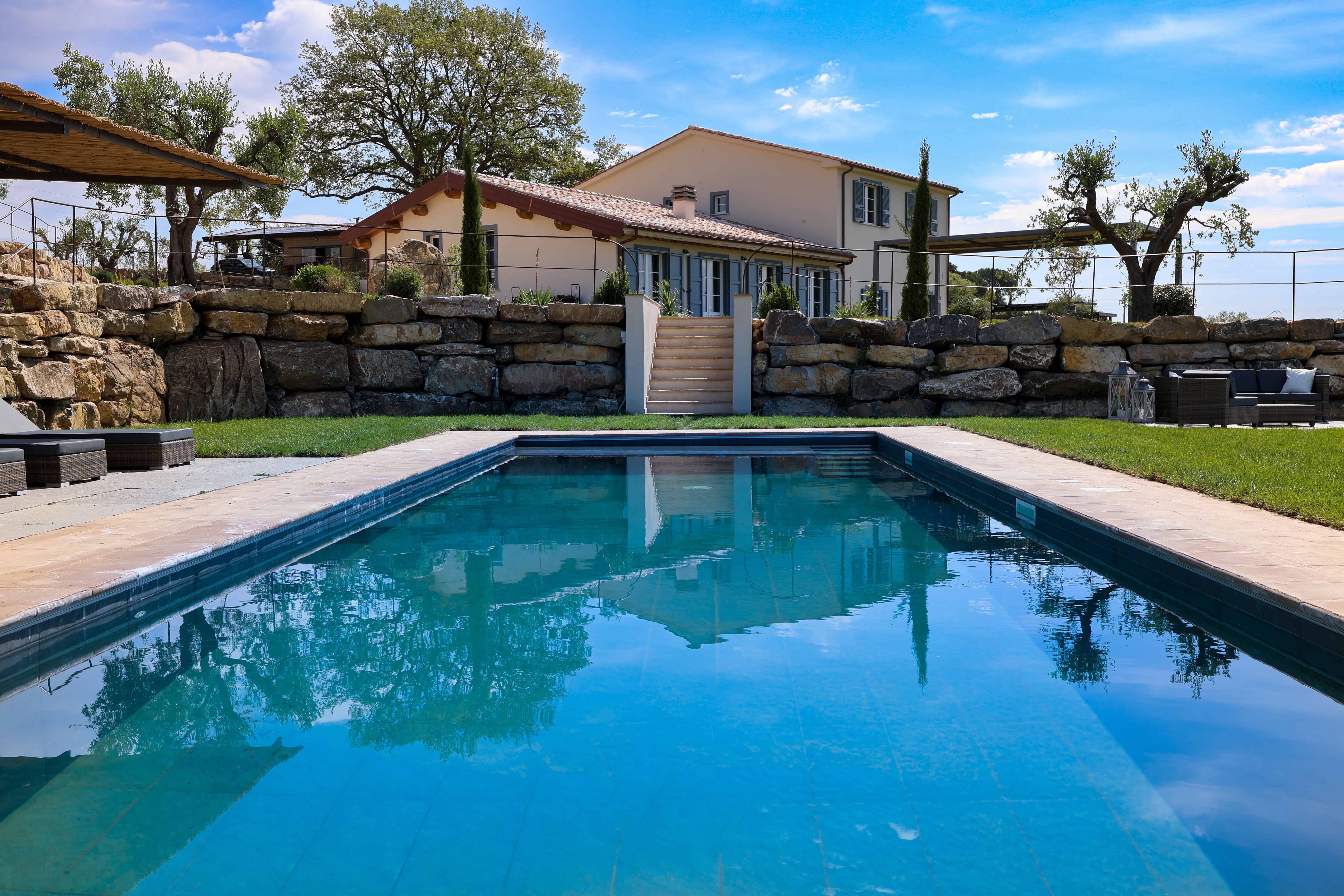 Villa Smeraldo Poggio Buriano: Luxury 6-Bedroom Villa with Private Pool and Spa in Tuscany, Italy