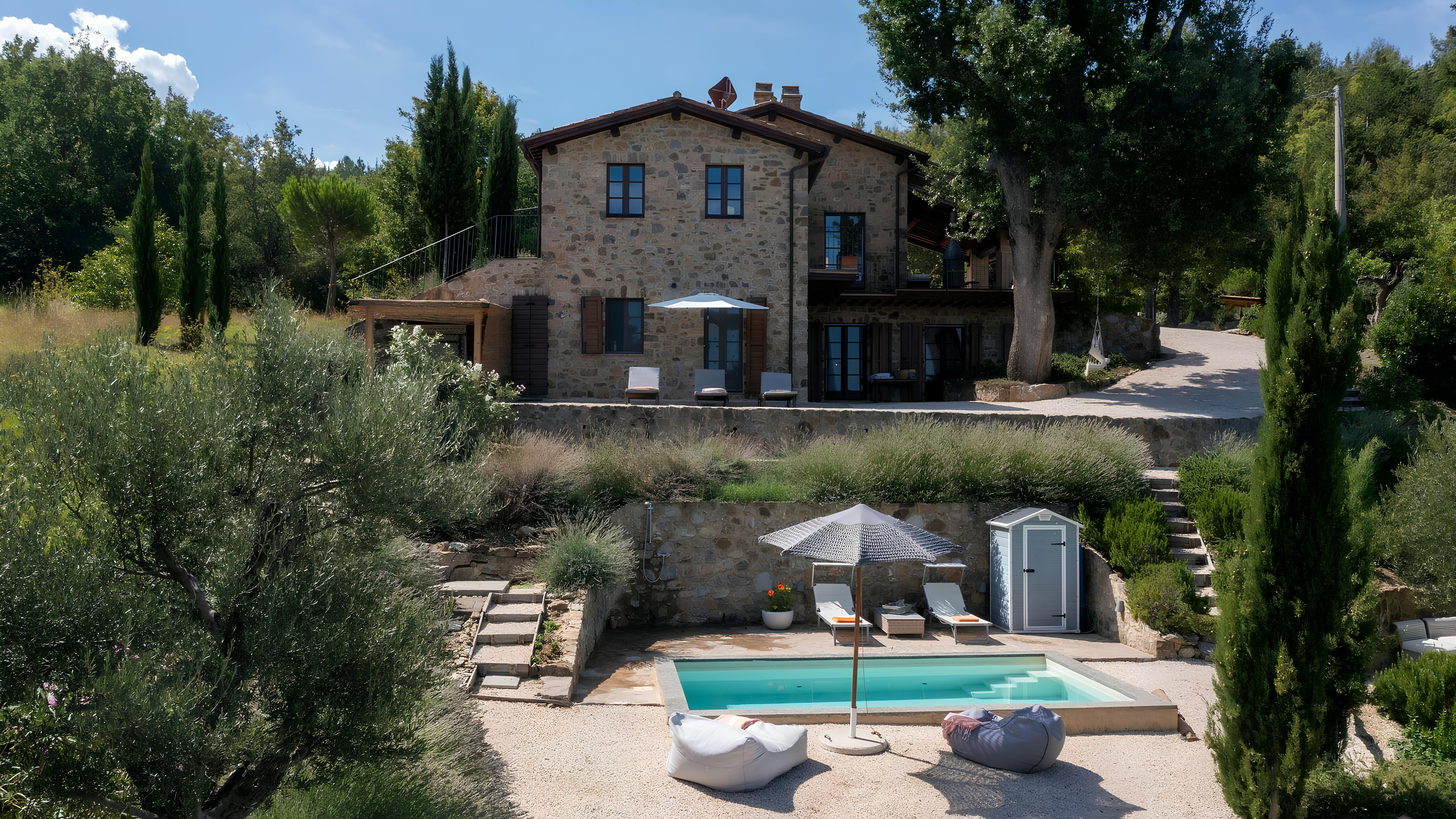 Villa Smeraldo Poggio Montenero: Luxury 3-Bedroom Villa with Private Pool and Spa, Tuscany South