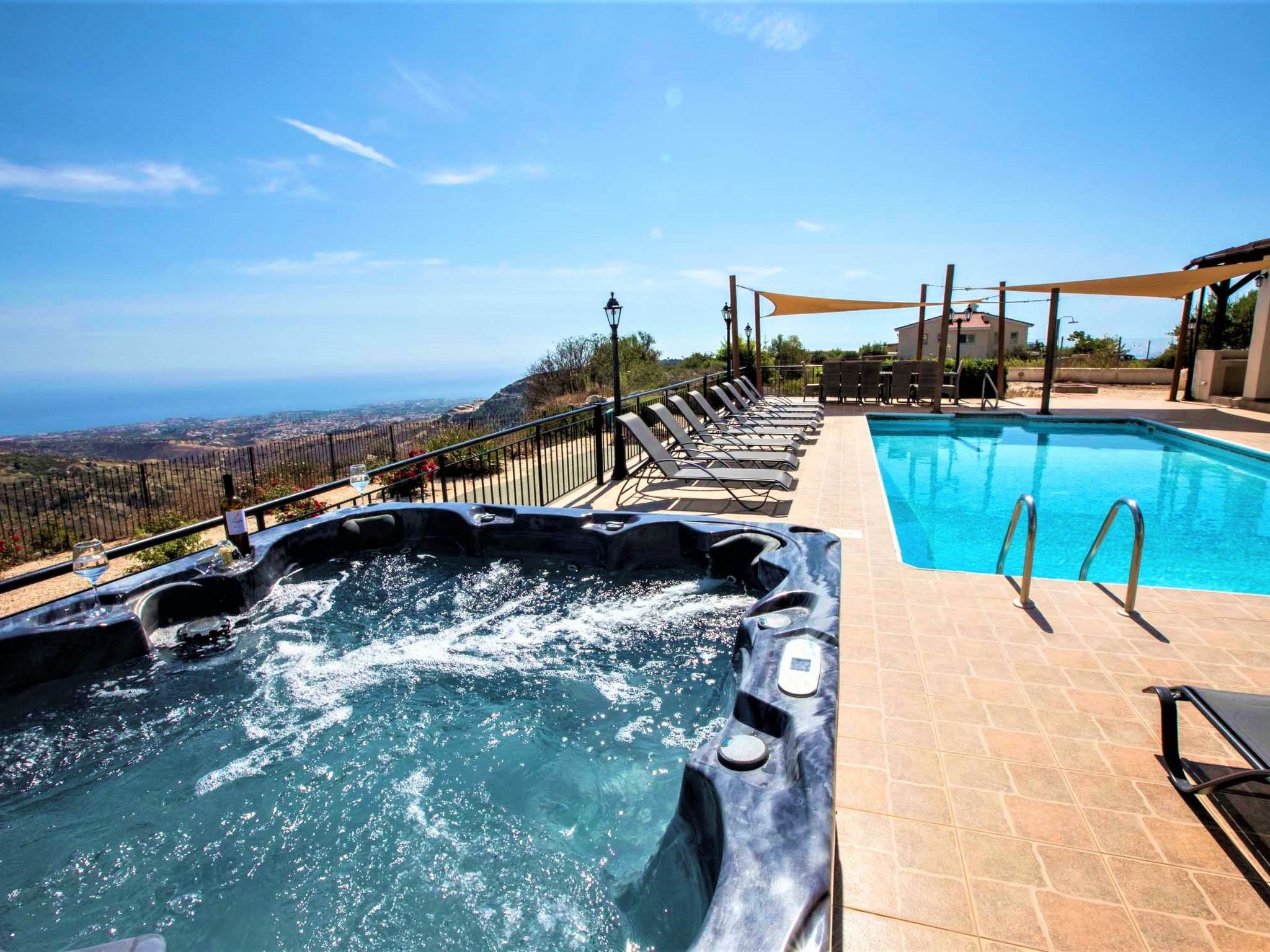 Villa Terebinth Kathikas: Spacious 6-Bedroom Villa with Private Pool and Hot Tub Jacuzzi Near Peyia Cyprus
