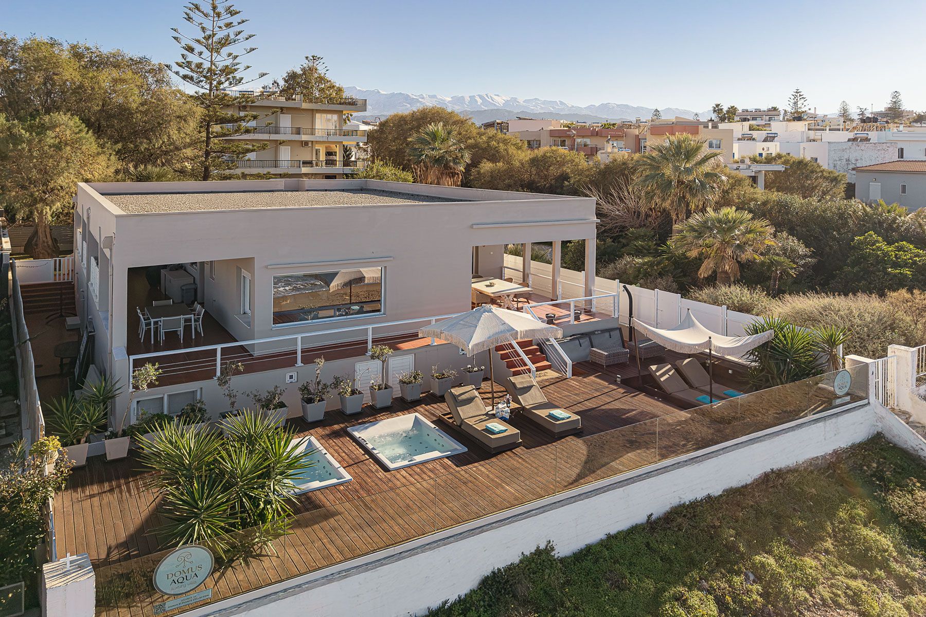 Villa Thalassa Koum Kapi Chania: 3-Bedroom Beachfront Villa with Hot Tub and Sea Views in Cha