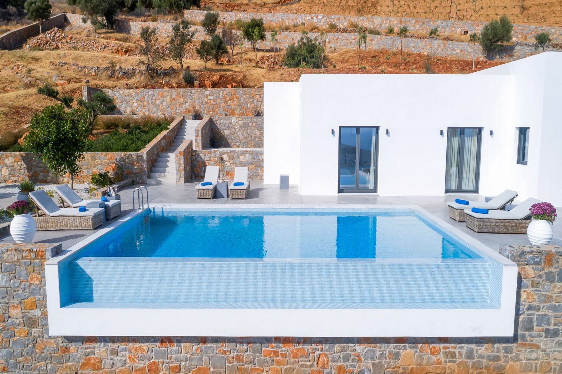 Villa Thalassa Spinalonga Elounda: 4-Bedroom Seaview Villa with Infinity Pool and Spa in Elound