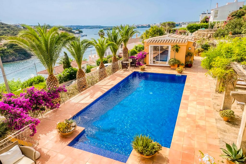 Villa Tramontana Trepucó Mahón: 4-Bedroom Villa in Mahón Menorca with Pool and Terrace for 8
