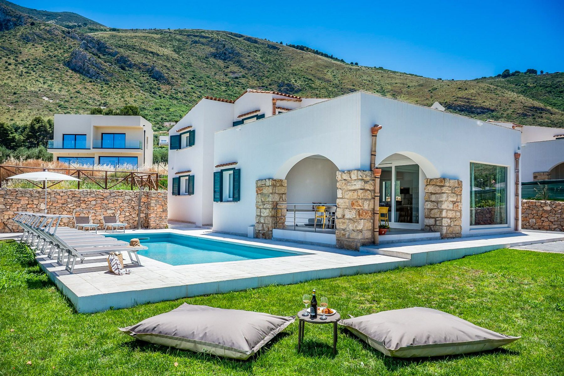 Villa Tramonto Bonagia Trapani: 5-Bedroom Villa with Pool and Spa Near Scopello, Western Sic