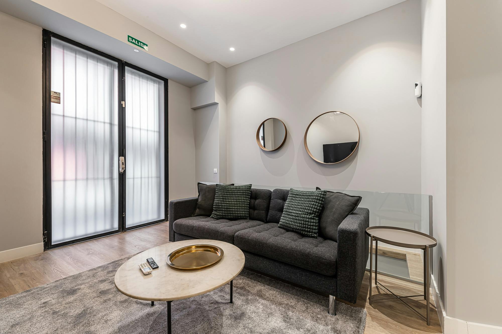 Villa Turquesa Lavapiés Embajadores Madrid: Romantic 2-Bedroom Villa with Spa and Air-Con in Lavapiés, Madrid