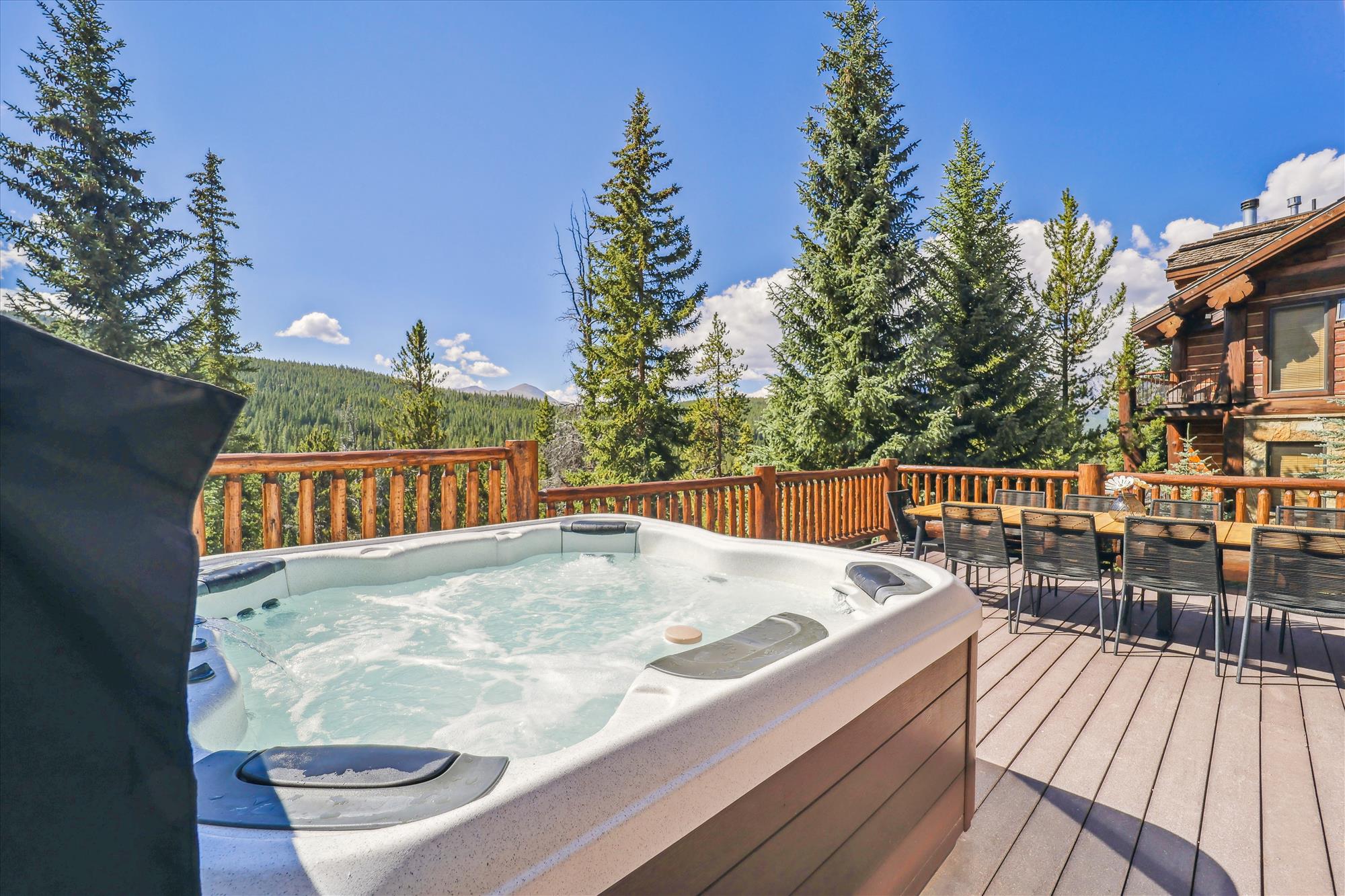 Villa Vaudaire Miners Breckenridge: Luxury 5-Bedroom Villa with Hot Tub and Fireplace, Breckenridge