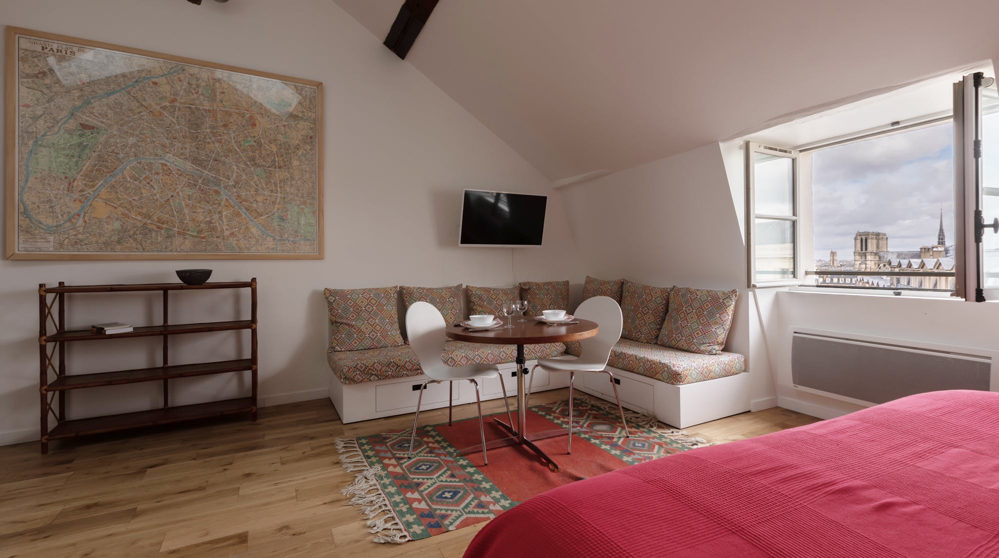 Villa Vermeil Cluny Paris: Luxury 1-Bedroom Apartment with Spa Sauna in Latin Quarter Paris