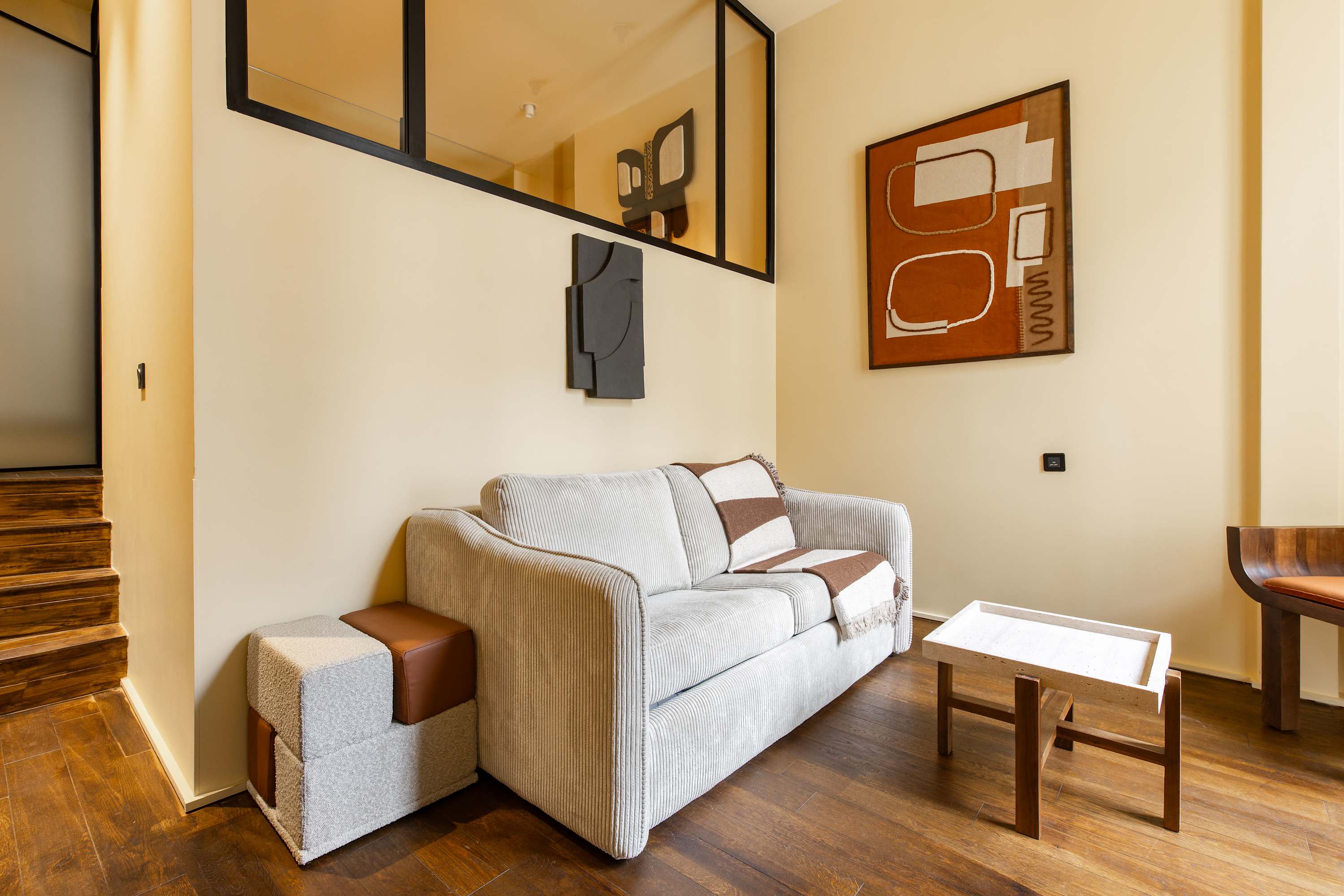 Villa Vermeil Pigeonnier Madeleine: Luxury 1-Bedroom Townhouse Rental with Spa Sauna in Opéra – Madeleine – Grands Magasins, Paris