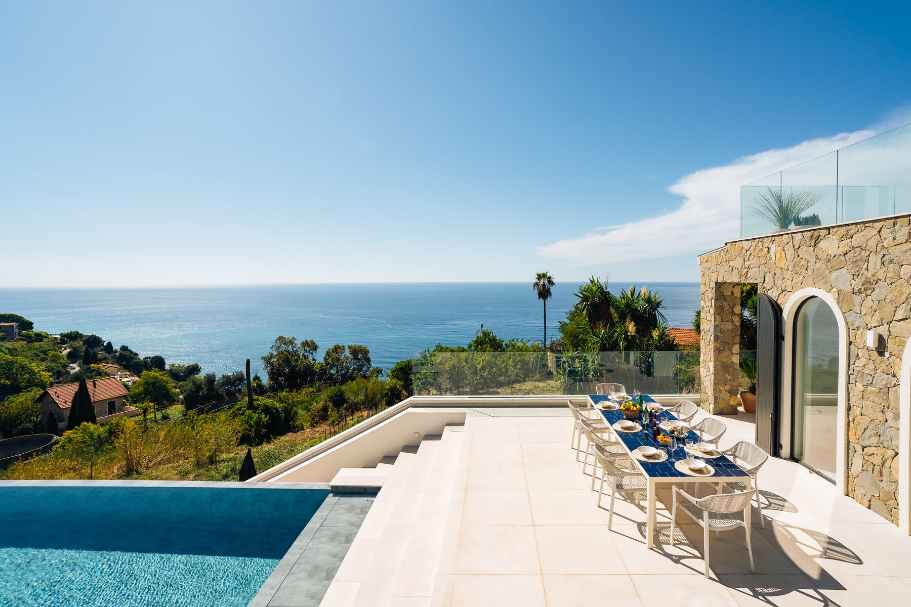 Villa Zaffiro Balzi Rossi Ventimiglia: 5-Bedroom Sea View Villa with Heated Pool on the Genoa Rivie
