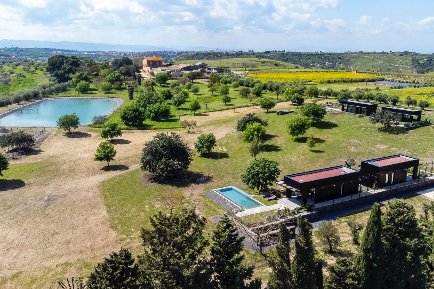 Villa Zagara Brucoli Sicily: 2-Bedroom Countryside Retreat with Infinity Pool & Spa in Ea