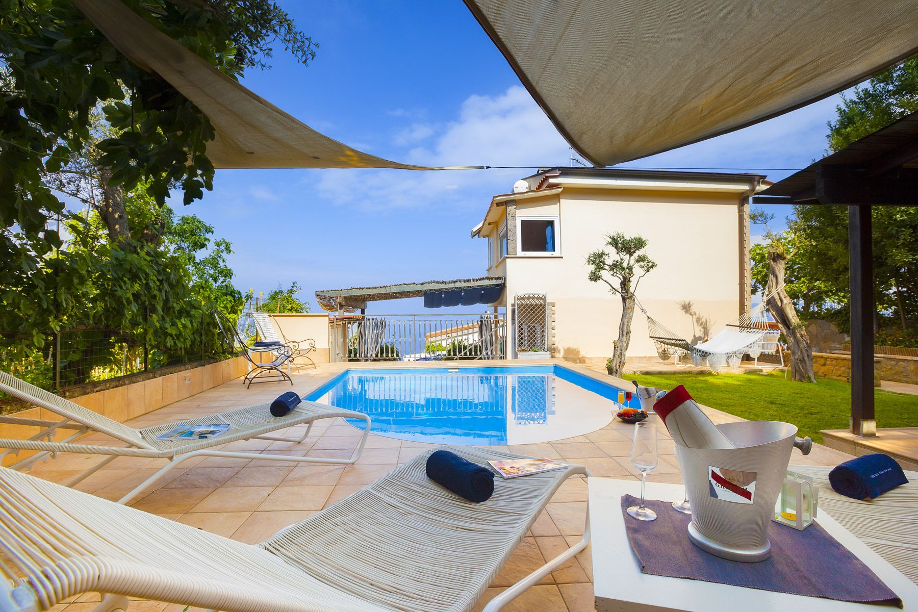 Villa Zagara Capo Sorrento: 4-Bedroom Villa with Infinity Pool and Sea Views in Sorrento