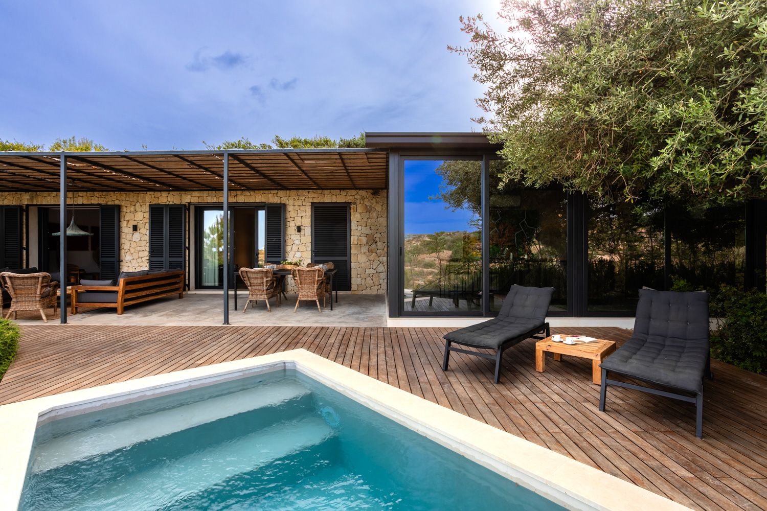 Villa Zagara Cavagrande Avola: 2-Bedroom Contemporary Villa with Spa & Pool in Eastern Sici