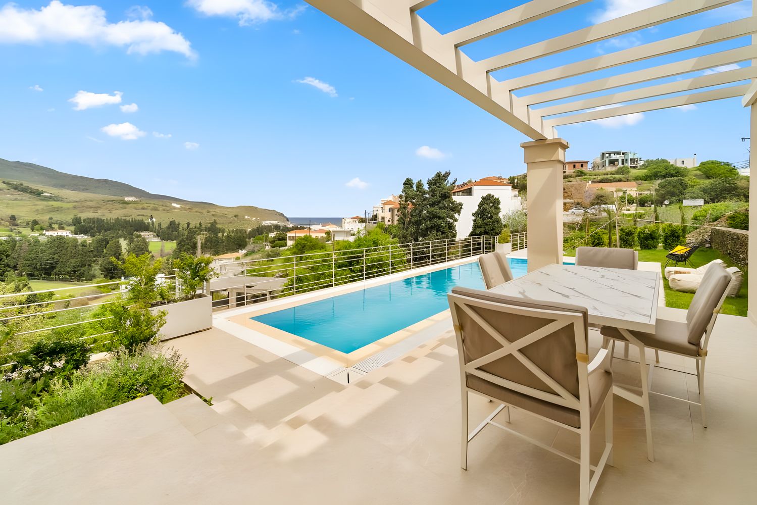 Villa Zéfyros Gavrio Andros: 2 Bedroom Villa with Infinity Pool & Aegean Views in Andros