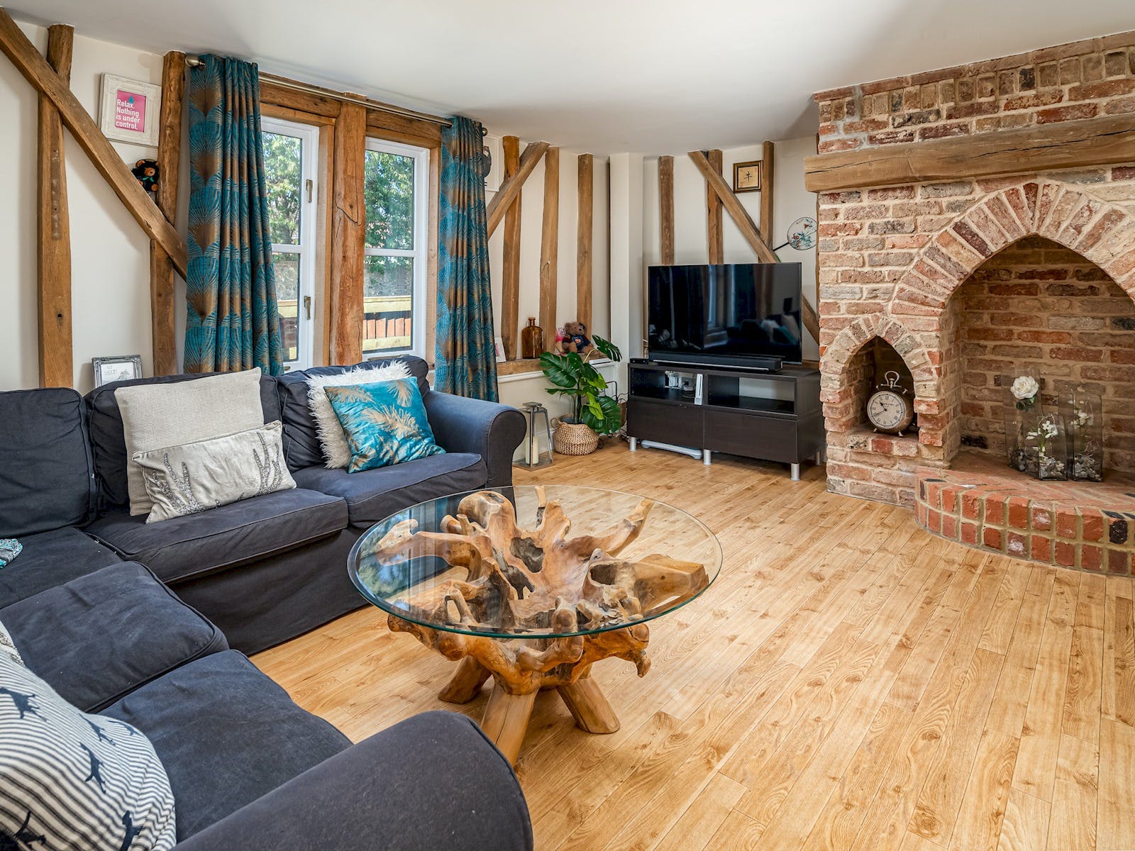 Villa Zephyr Coombe Buckinghamshire: Luxury 3-Bedroom Apartment with Gym and Countryside Views, Buckinghamshire