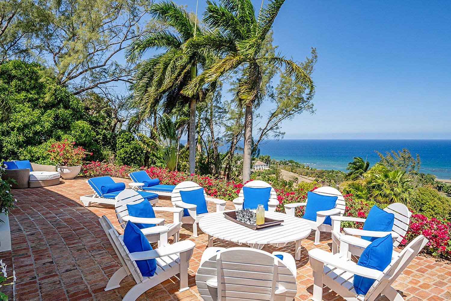 Villa Zéphyr Molton Caribbean: 4-Bedroom Beachfront Villa with Panoramic Ocean Views in the