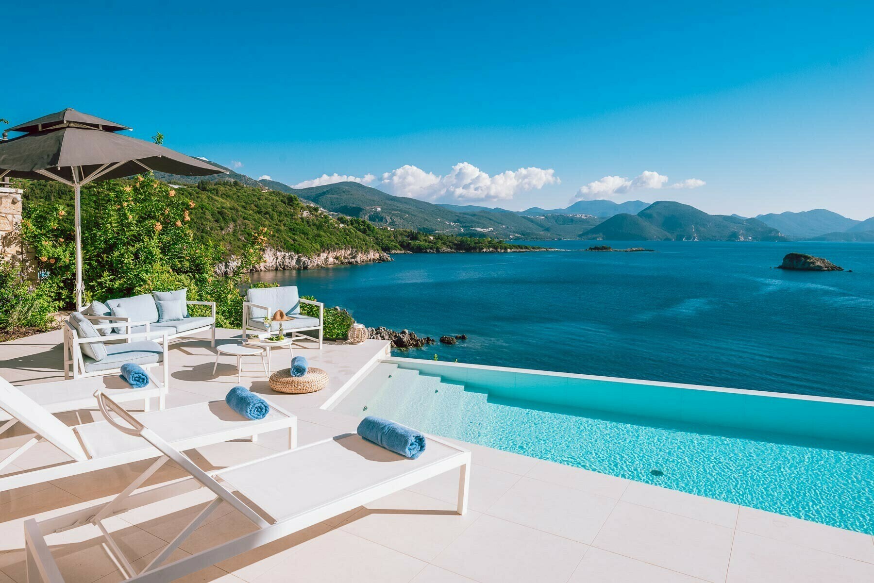 Villa Zephyros Asprokavos Sivota: Luxury 4-Bedroom Villa with Private Pool and Sea Views, Thesprotia