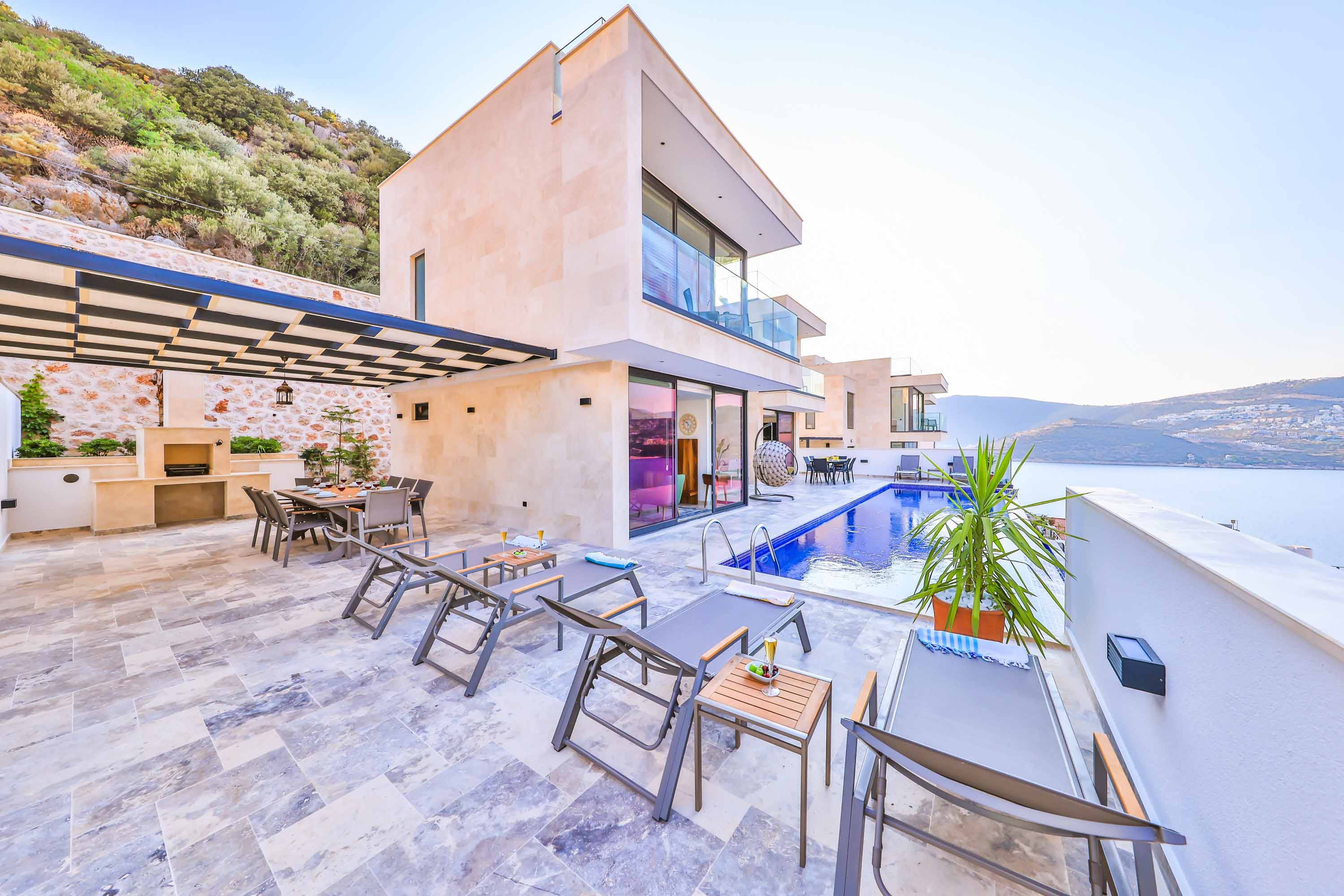 Villa Zephyros Karaali Antalya: Luxury 3-Bedroom Apartment with Infinity Pool and Sea Views, Antalya