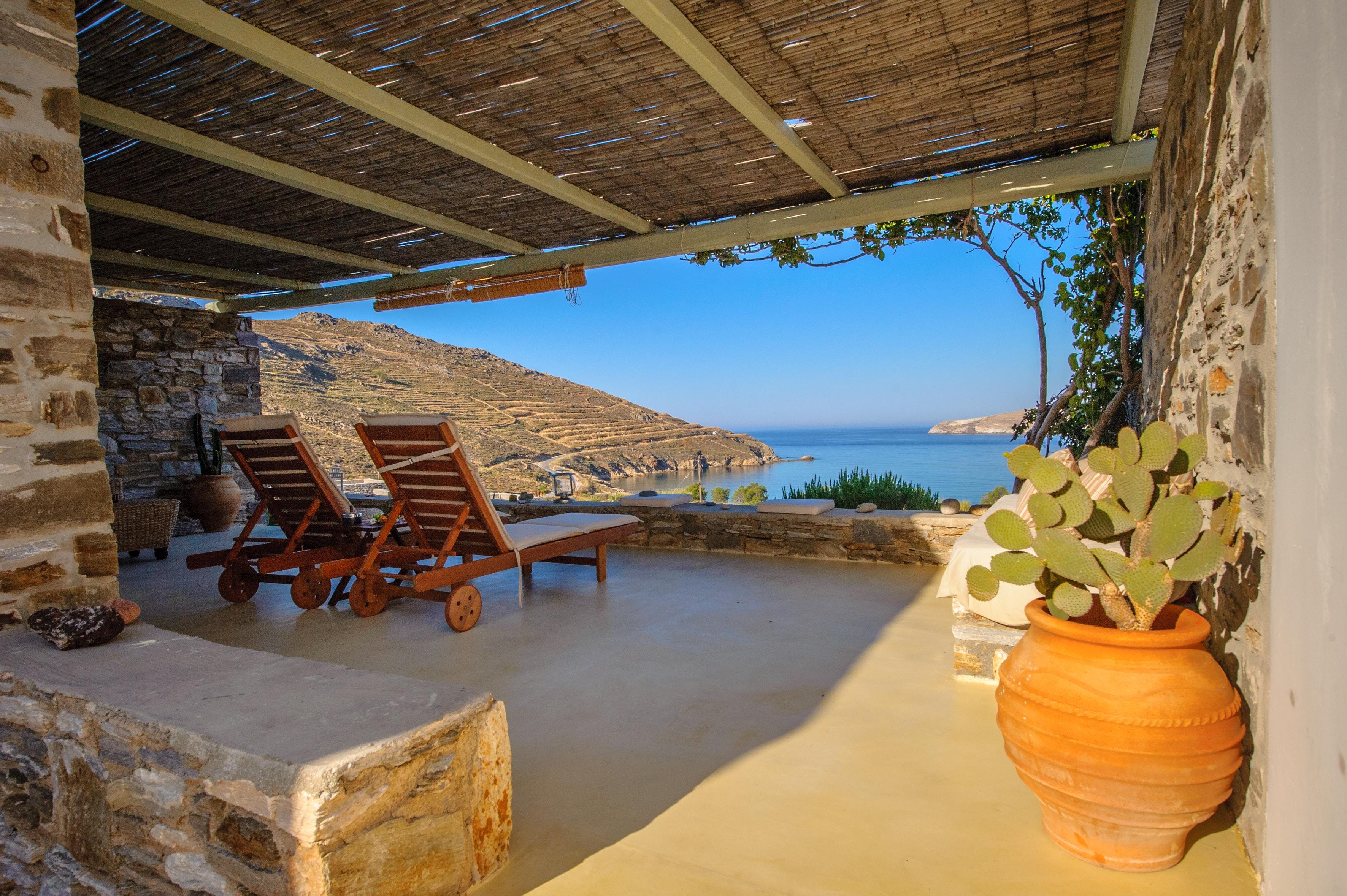 Villa Zephyros Koutala Serifos: Luxury 2-Bedroom Apartment with Sea View and Spa, Serifos