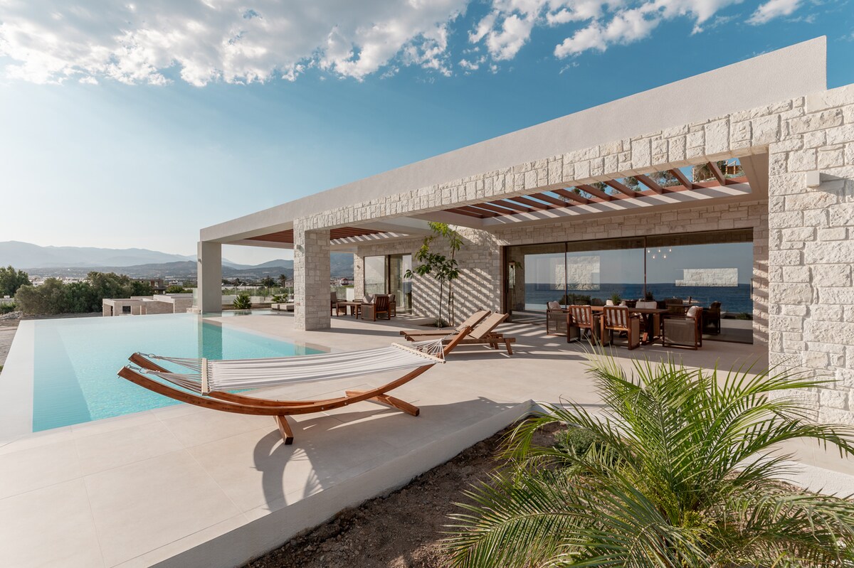 Villa Zephyros Koutsounari Ierapetra: Luxury 4-Bedroom Villa with Infinity Pool and Sea Views, Lasithi Crete