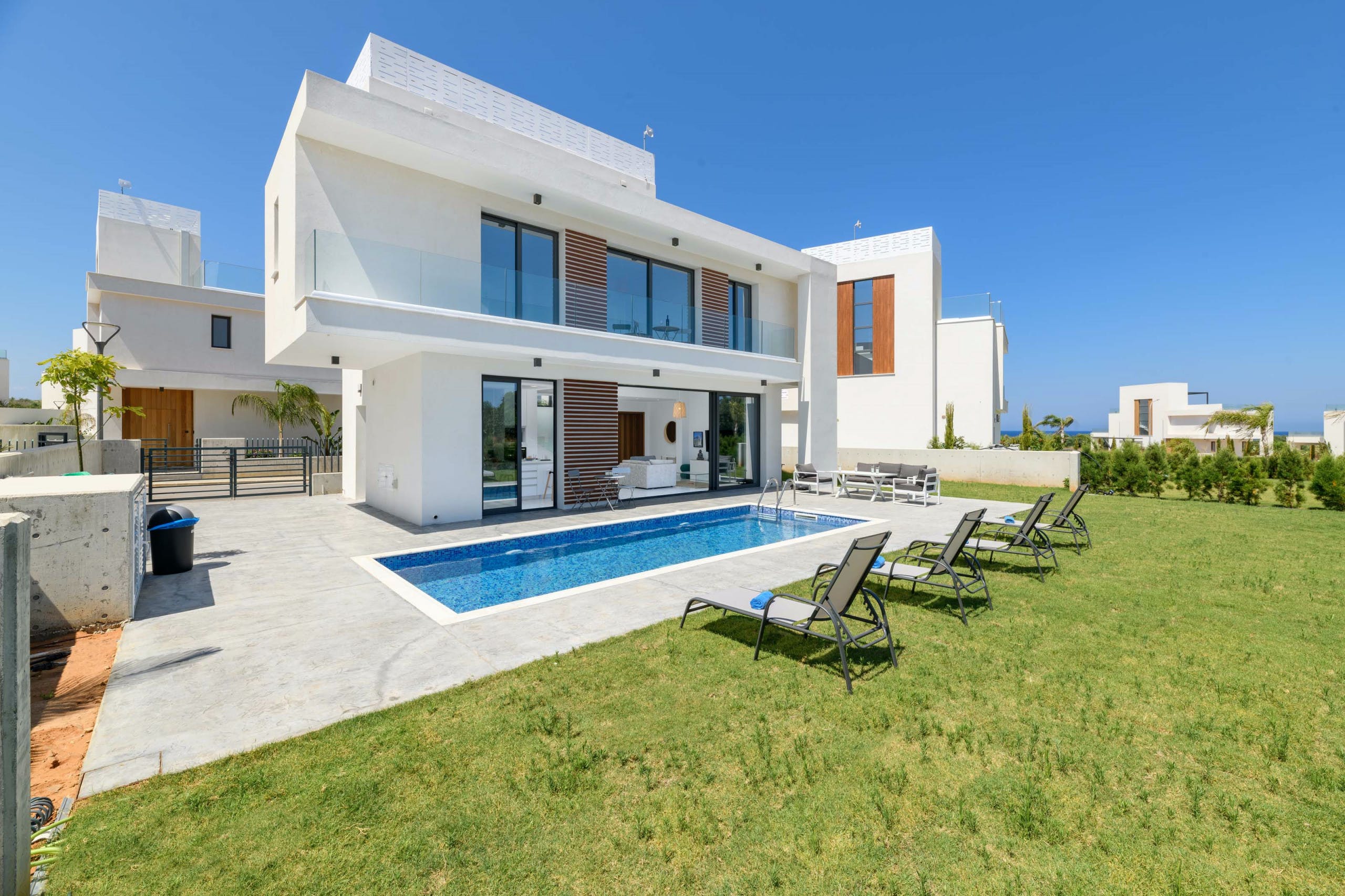 Villa Zephyros Oleandro Pernera: Luxury 3-Bedroom Villa with Private Pool and Sea Views, Pernera Cyprus
