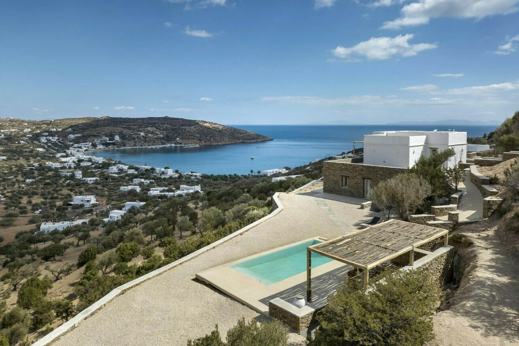 Villa Zephyros Platy Milos: Luxury 4-Bedroom Villa with Private Pool and Sea Views, Sifnos