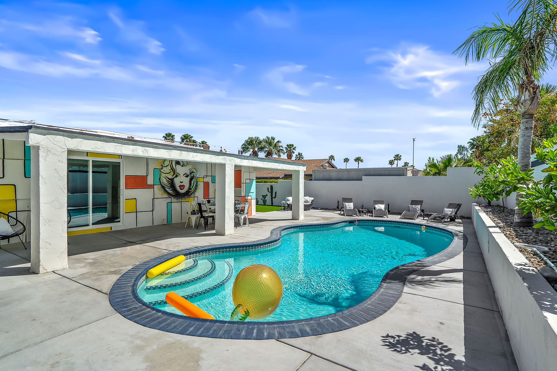 Villa Lykofos Indian Canyons Golf Resort Palm Springs: Luxury 4-Bedroom Villa with Private Pool and Hot Tub, Palm Springs