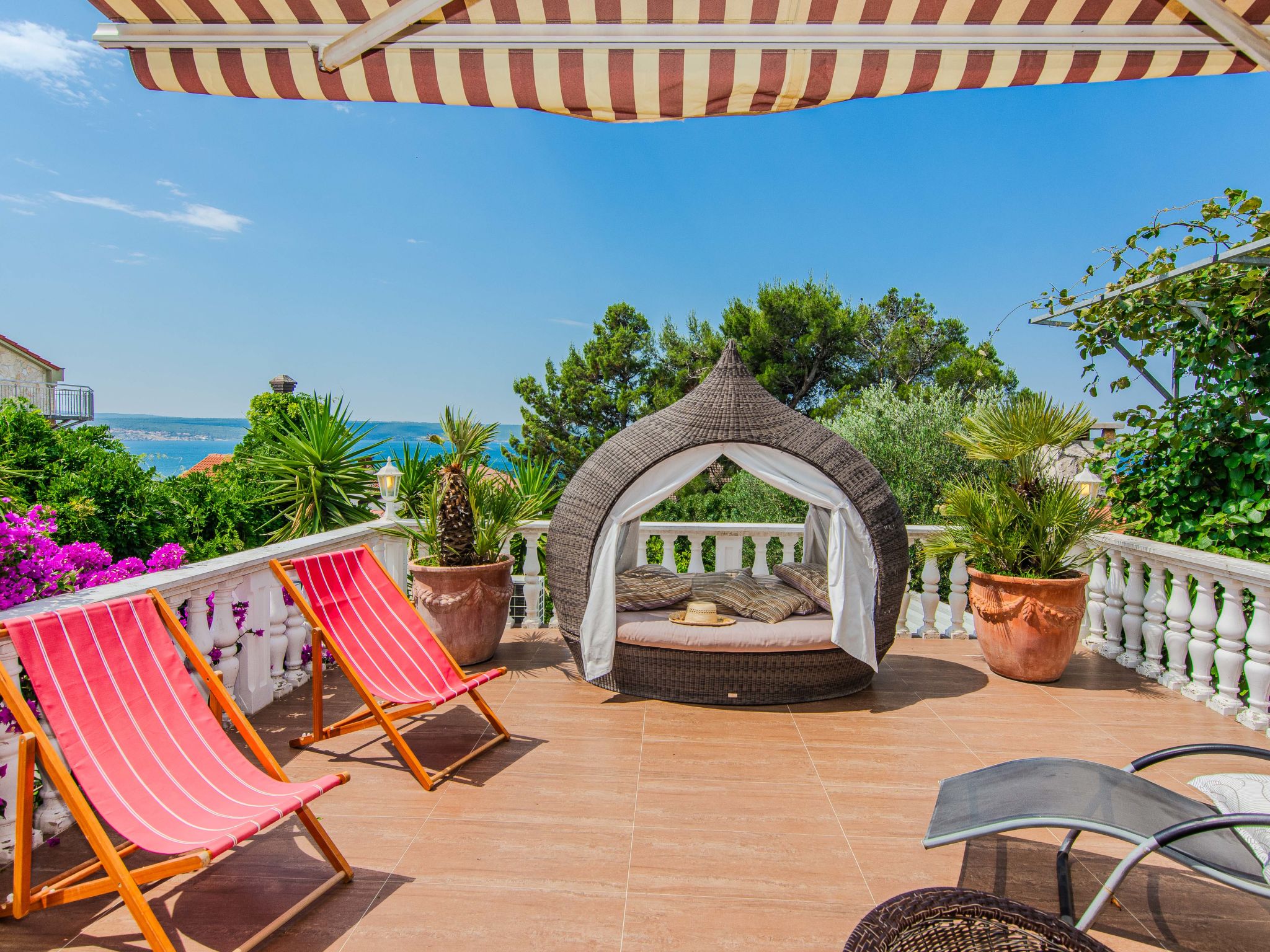 Kuca Bora Maslenica: Charming 4-Bedroom House with Private Pool and Terrace Near the Coast in Maslenica